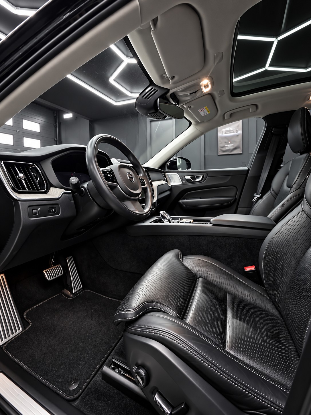 VOLVO XC60 B6 Benzin Mild Hybrid AWD Inscription Geartronic-image-6