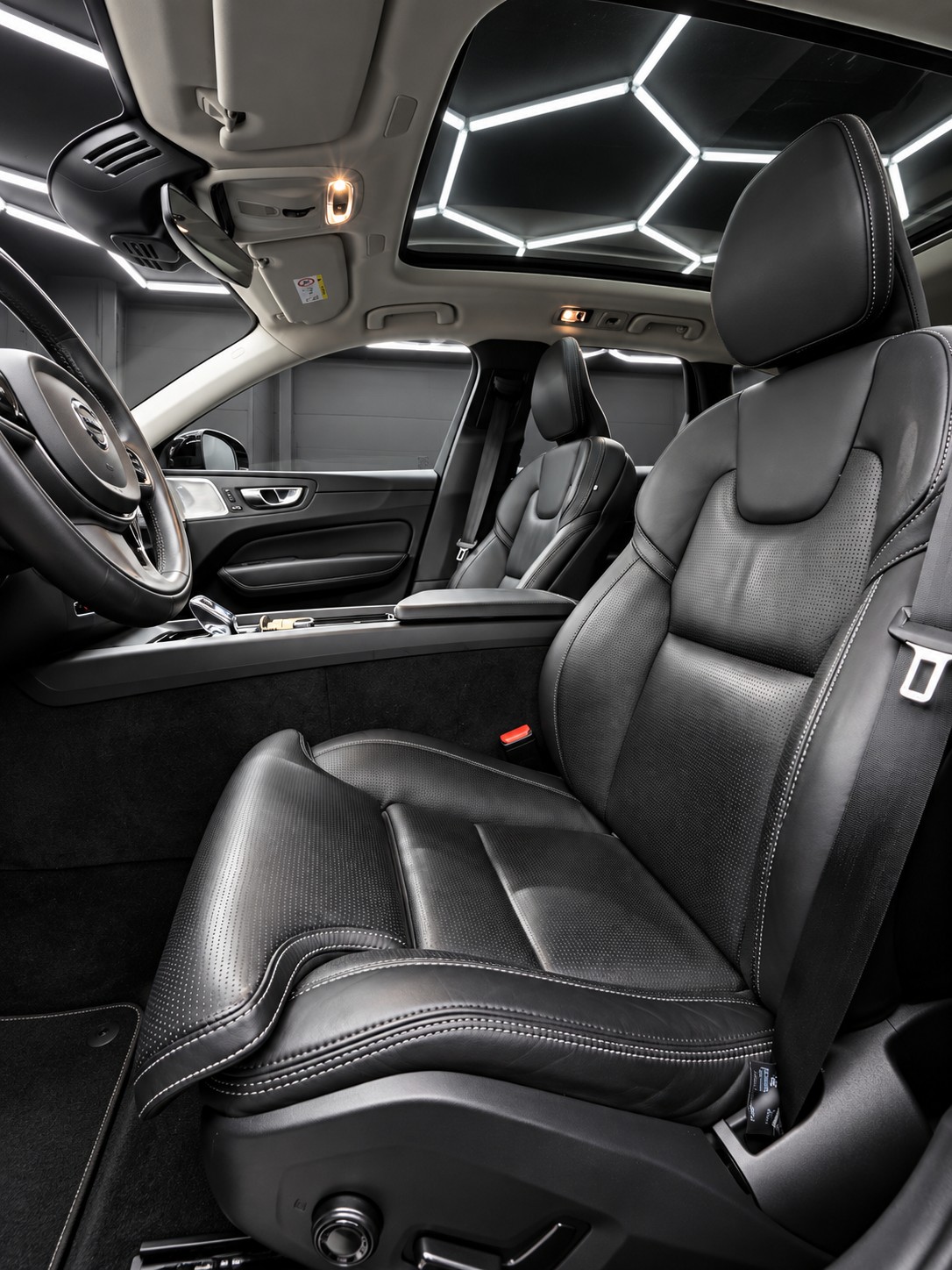 VOLVO XC60 B6 Benzin Mild Hybrid AWD Inscription Geartronic-image-7