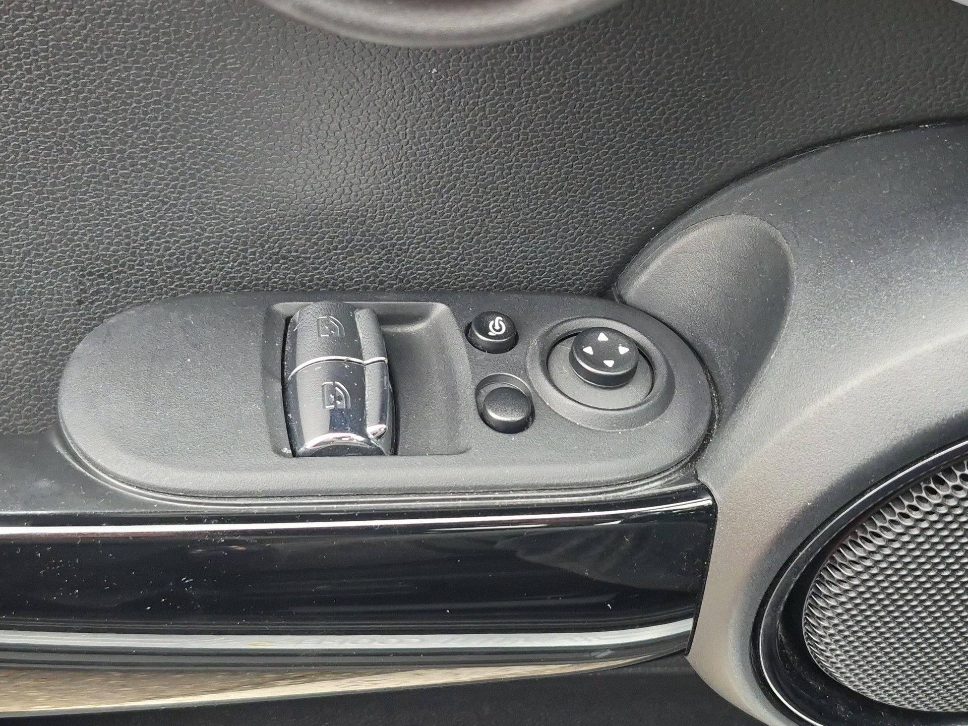 MINI F56 Cooper SE-image-17