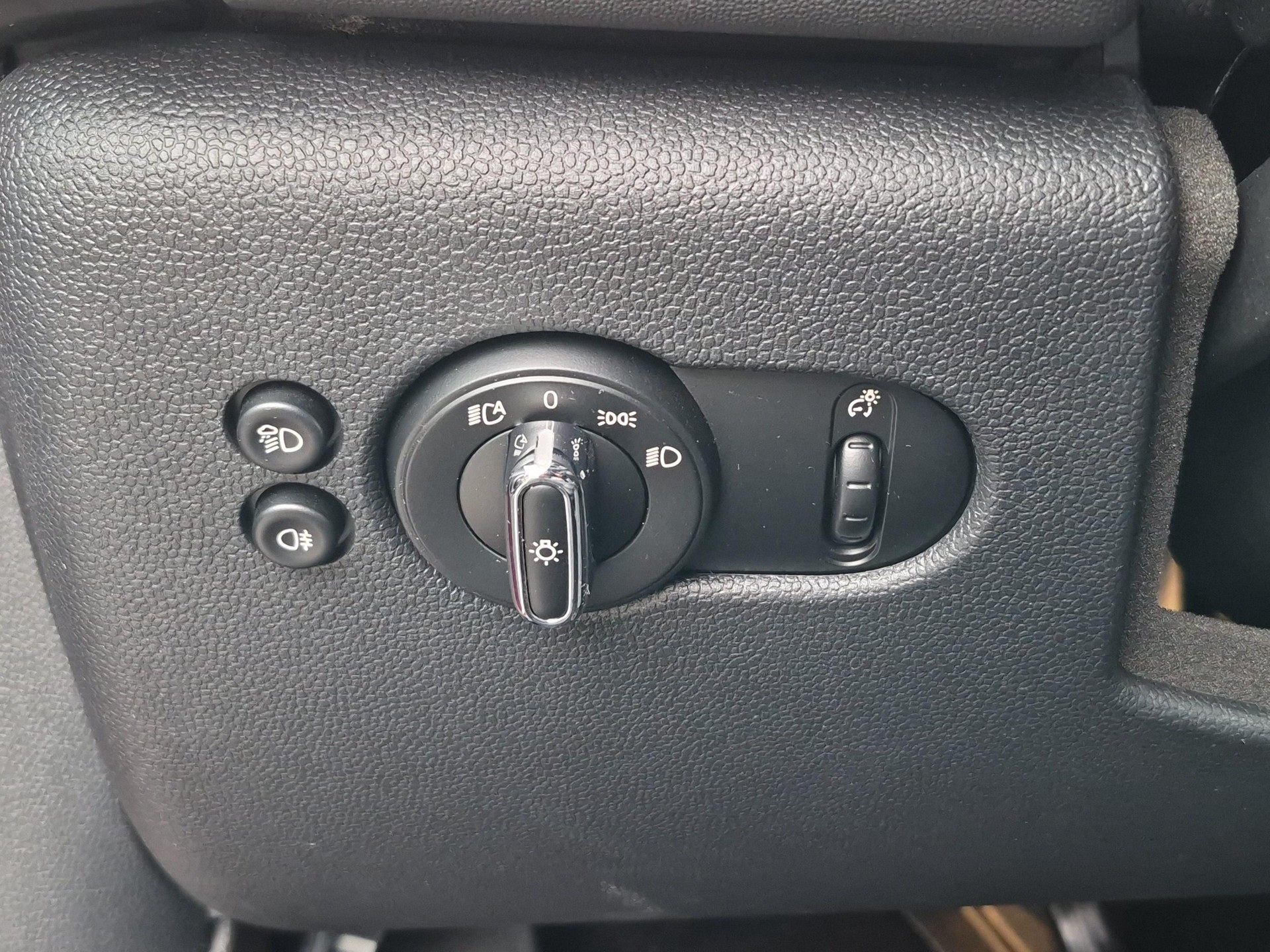 MINI F56 Cooper SE-image-16