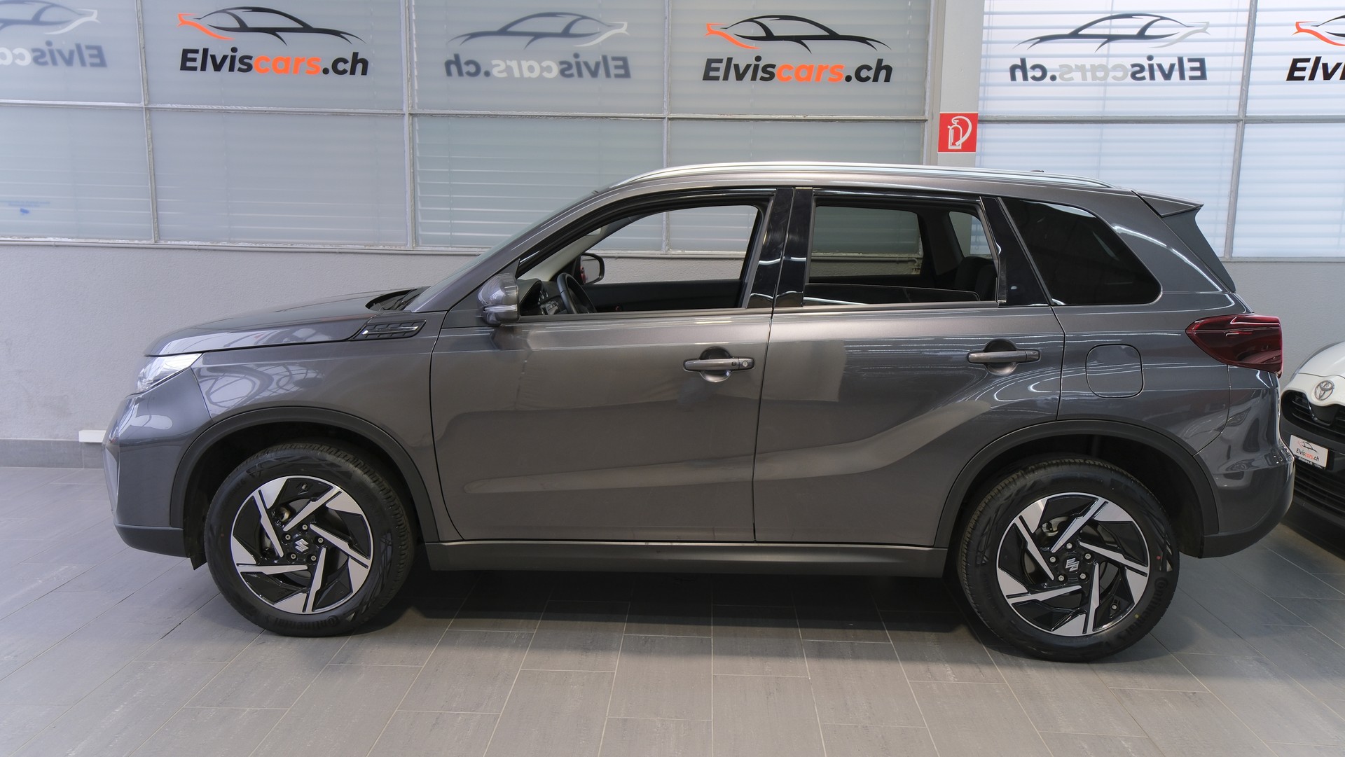 SUZUKI Vitara 1.4 Boosterjet Compact Top 4x4 Hybrid Automatic-image-8