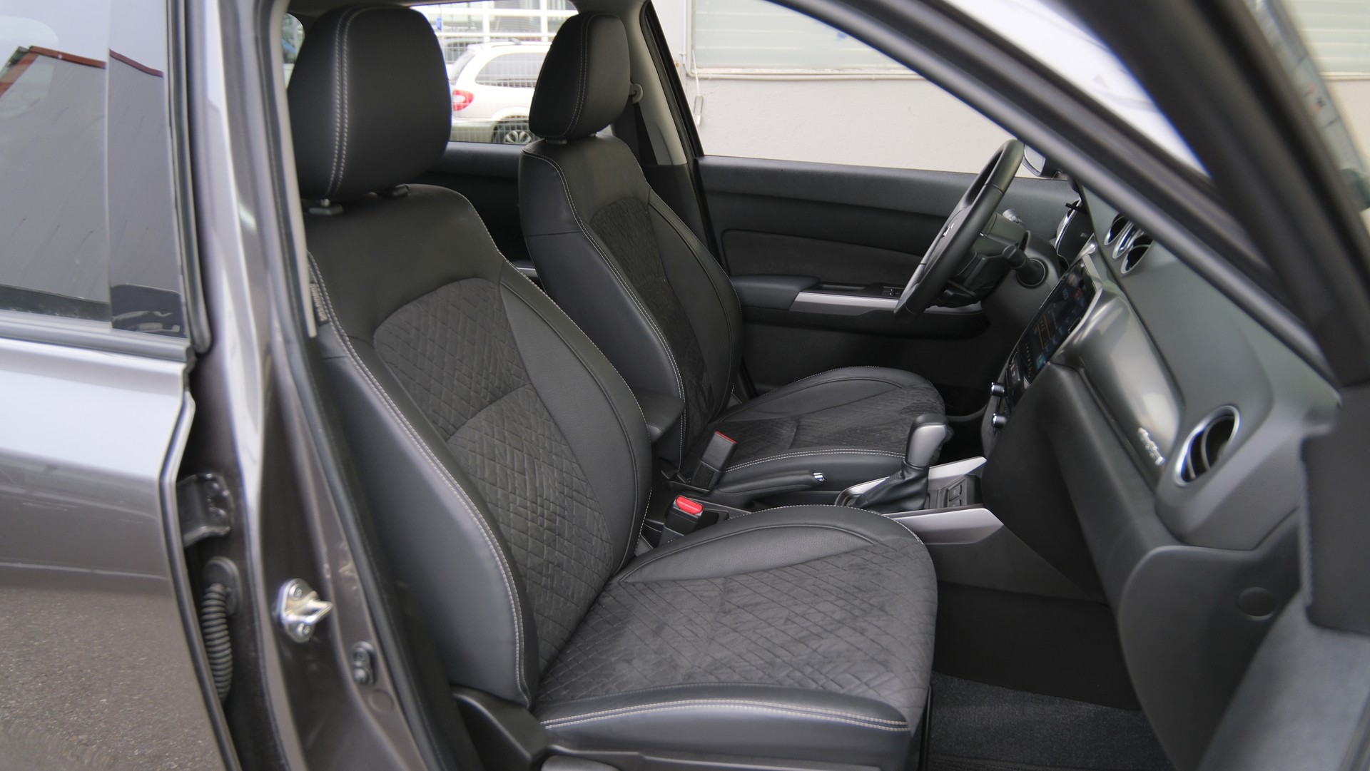 SUZUKI Vitara 1.4 Boosterjet Compact Top 4x4 Hybrid Automatic-image-13