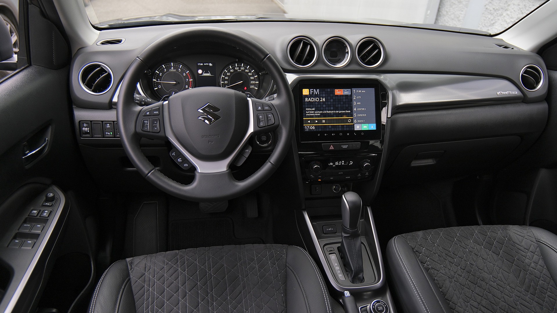 SUZUKI Vitara 1.4 Boosterjet Compact Top 4x4 Hybrid Automatic-image-15