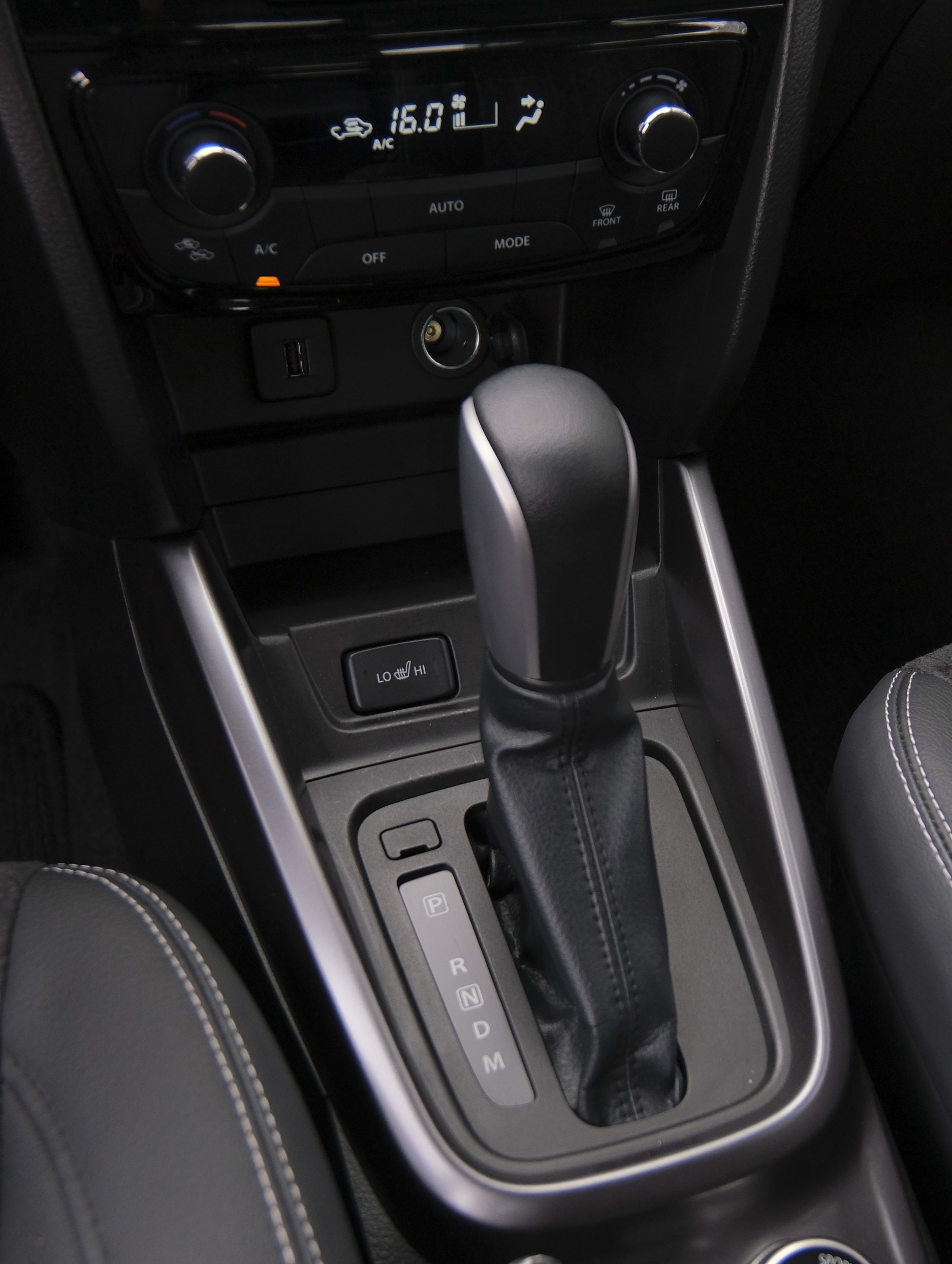 SUZUKI Vitara 1.4 Boosterjet Compact Top 4x4 Hybrid Automatic-image-17