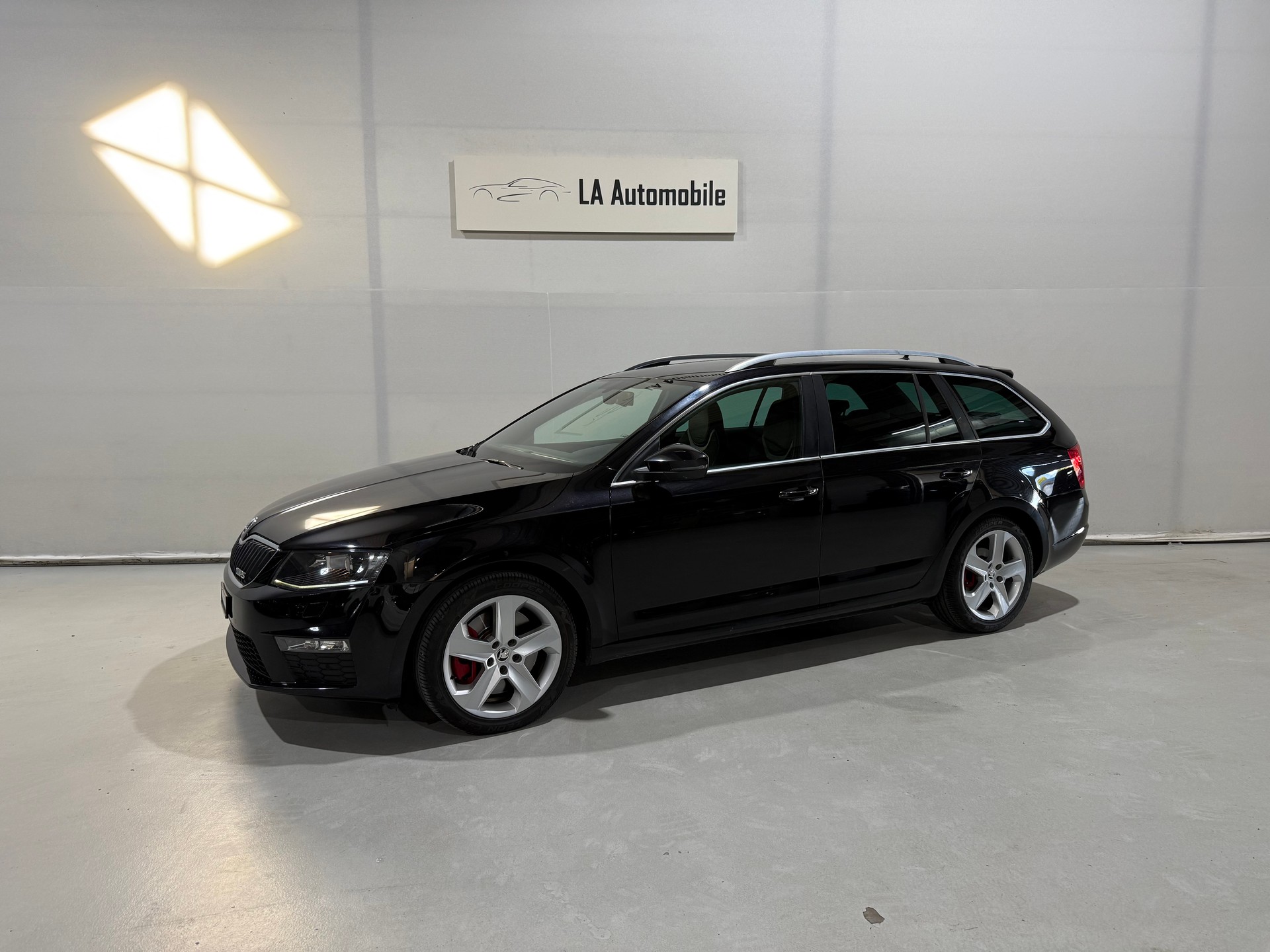 SKODA Octavia Combi 2.0 TDI RS DSG-image-1