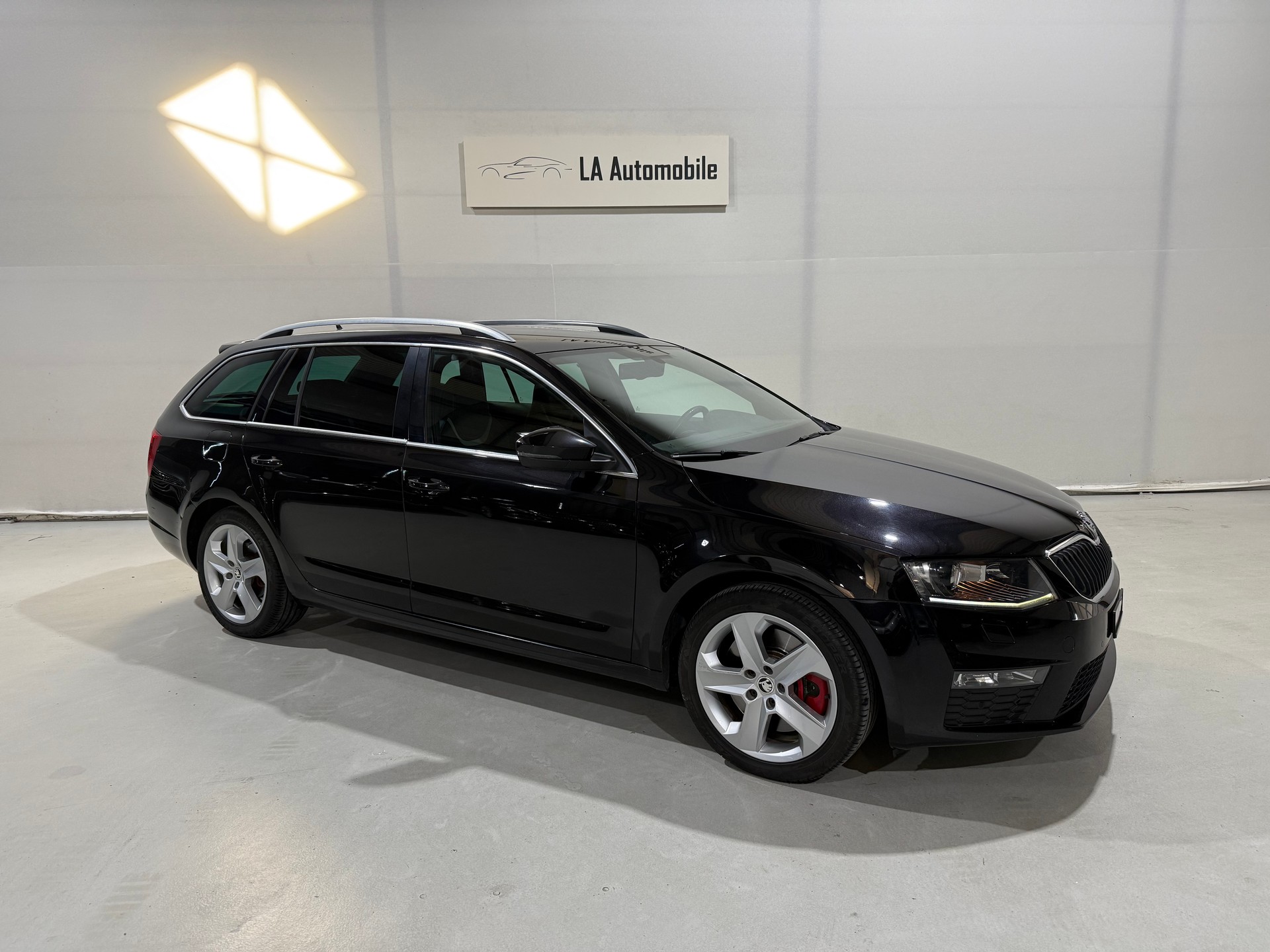 SKODA Octavia Combi 2.0 TDI RS DSG-image-5