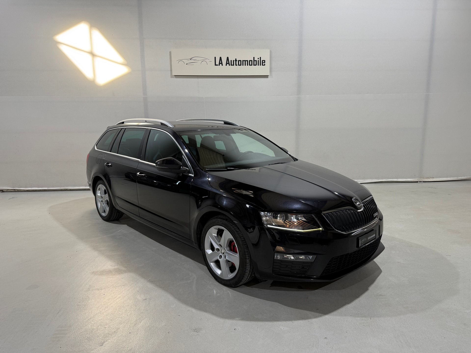 SKODA Octavia Combi 2.0 TDI RS DSG-image-4