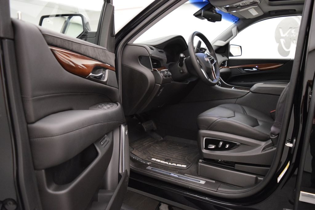 CADILLAC Escalade 6.2 ESV Premium-image-7