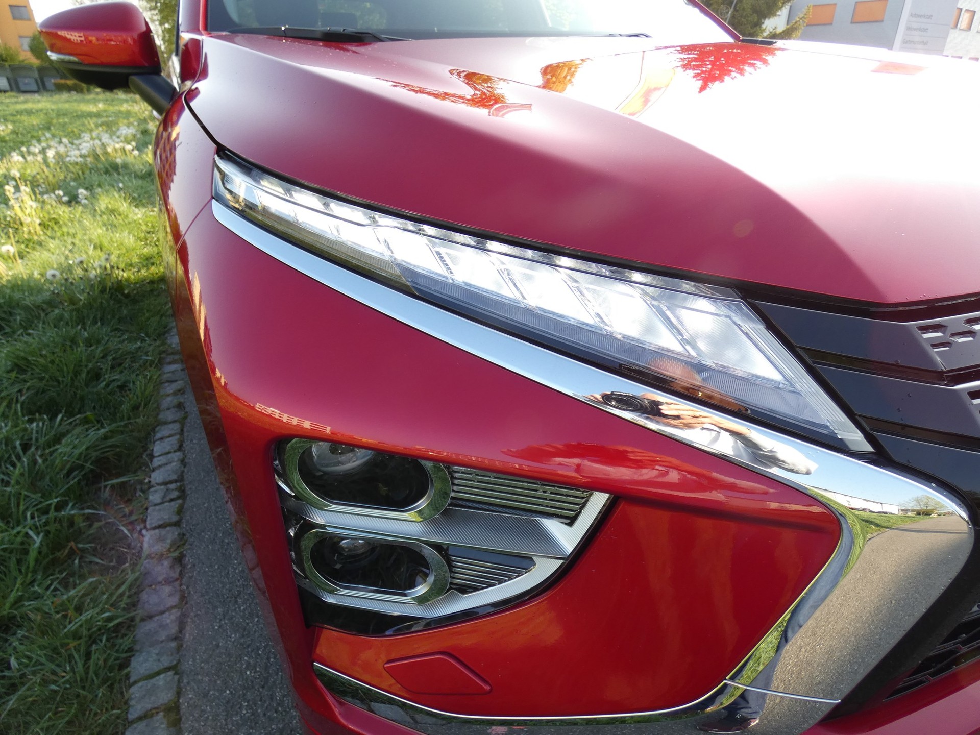 MITSUBISHI Eclipse Cross 2.4 PHEV Diamond 4WD-showroom-element-1