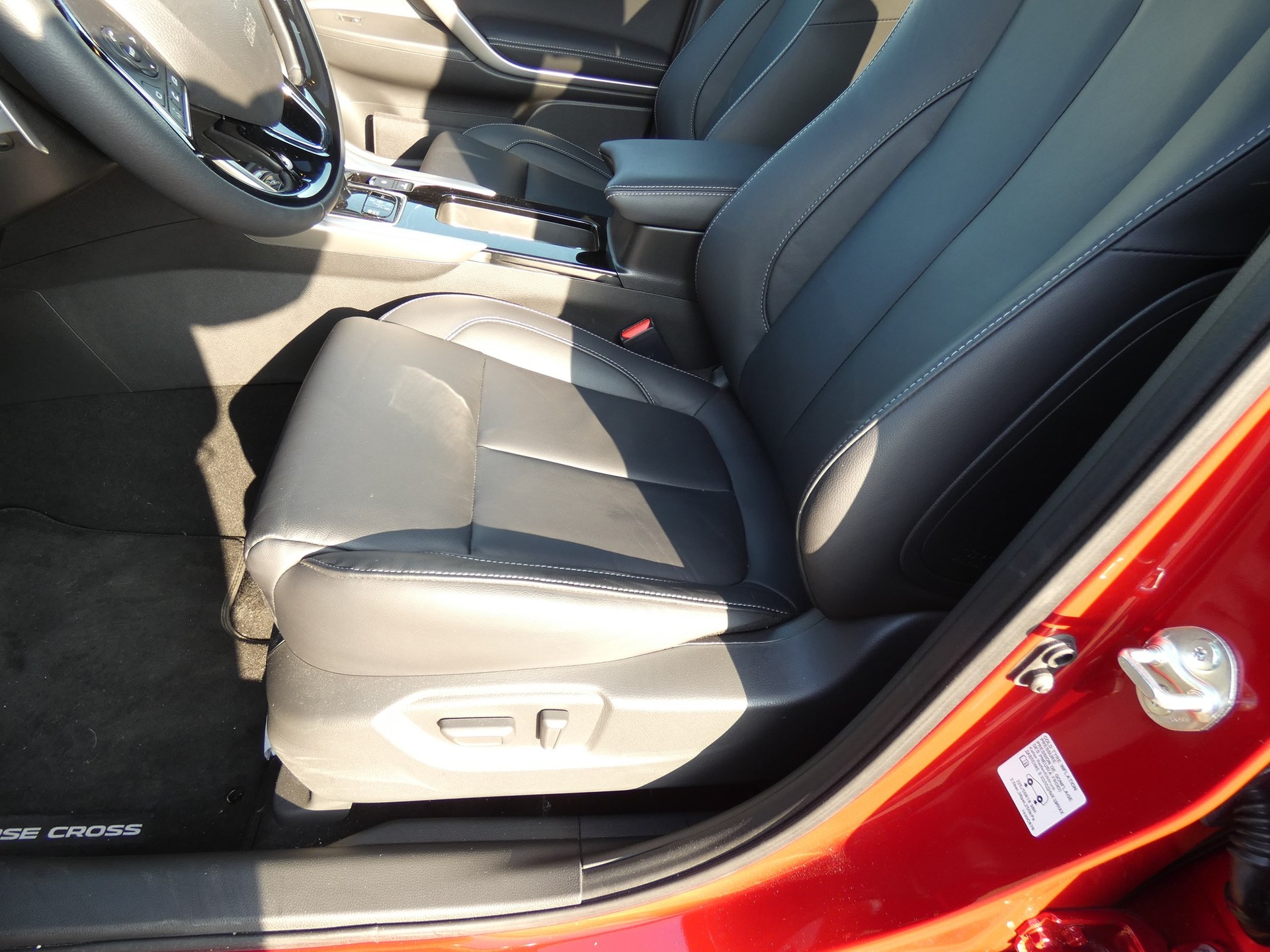 MITSUBISHI Eclipse Cross 2.4 PHEV Diamond 4WD-image-6