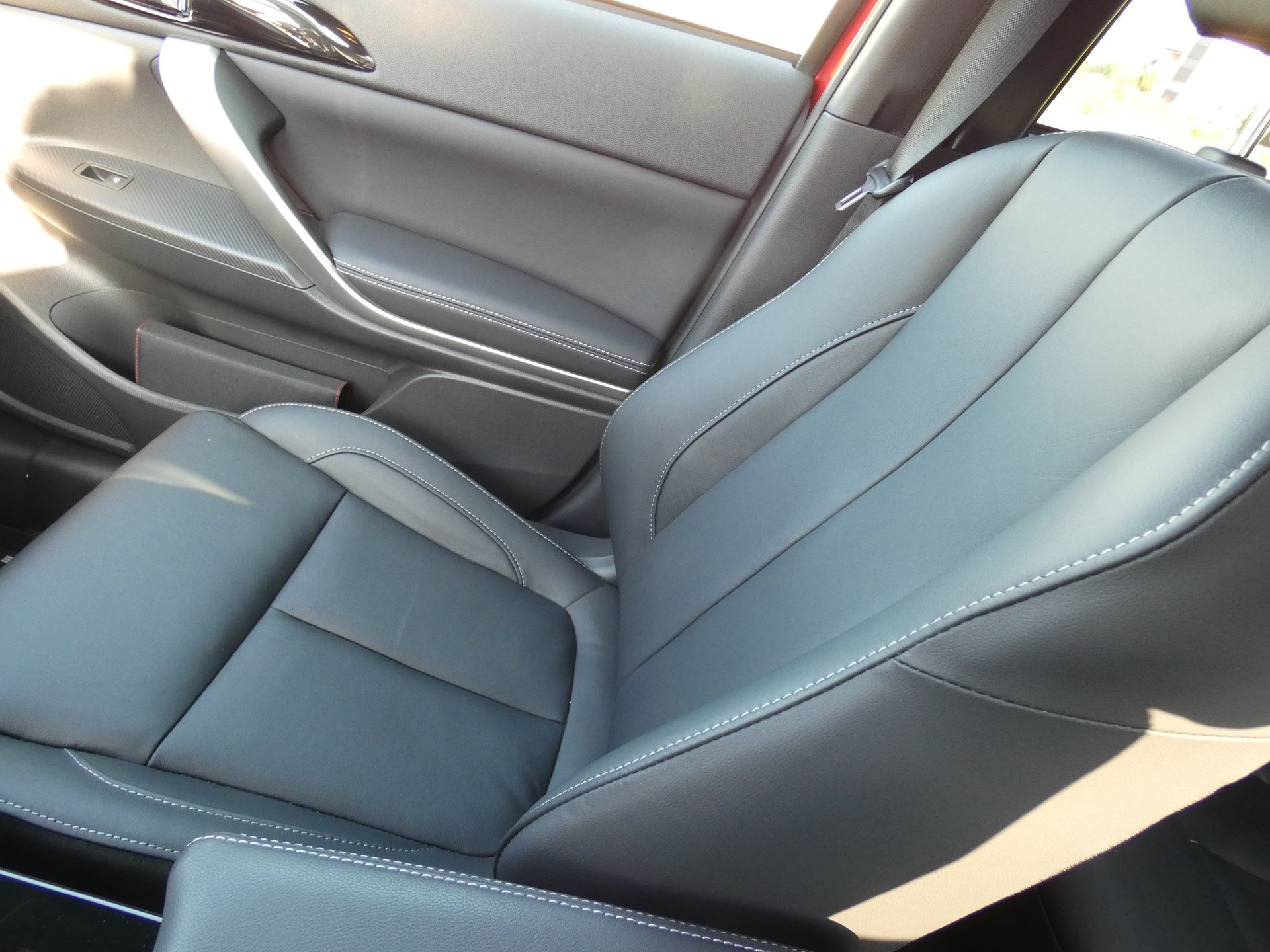 MITSUBISHI Eclipse Cross 2.4 PHEV Diamond 4WD-image-11