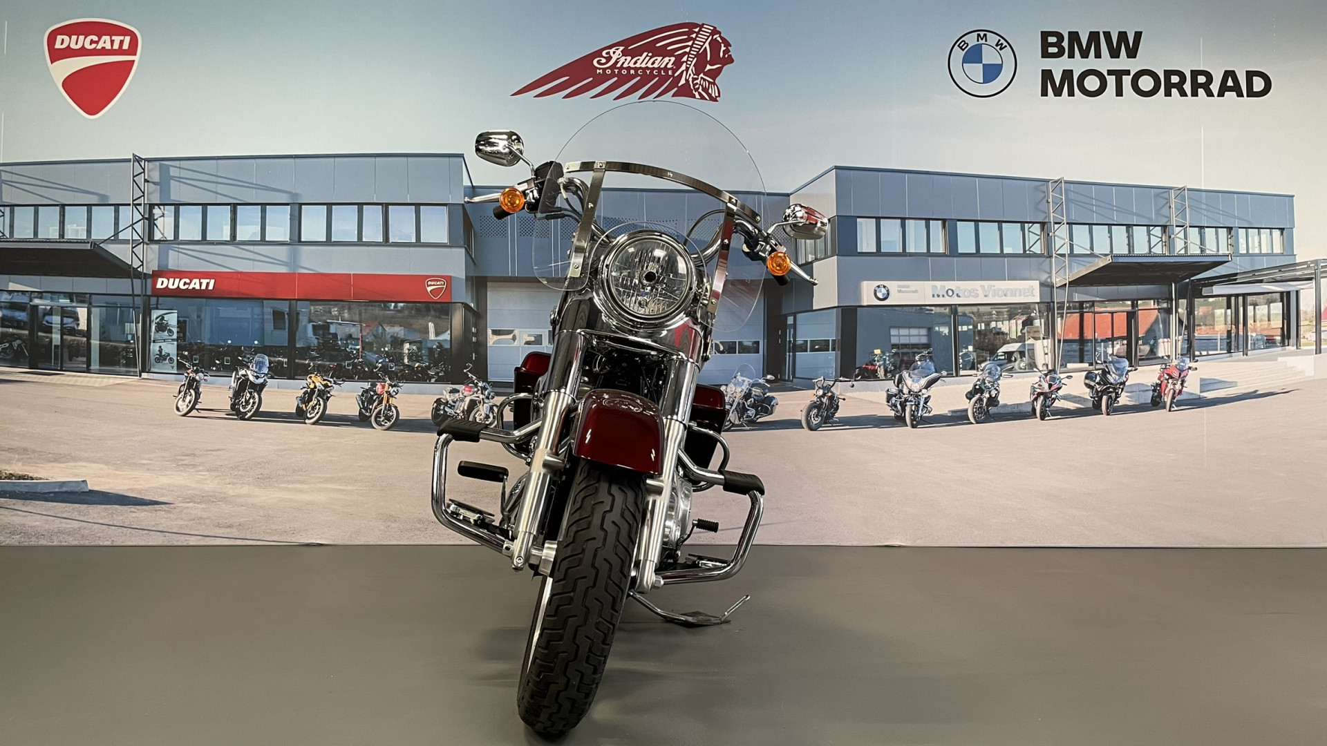 HARLEY-DAVIDSON FLD 1690 Dyna Switchback-showroom-element-1