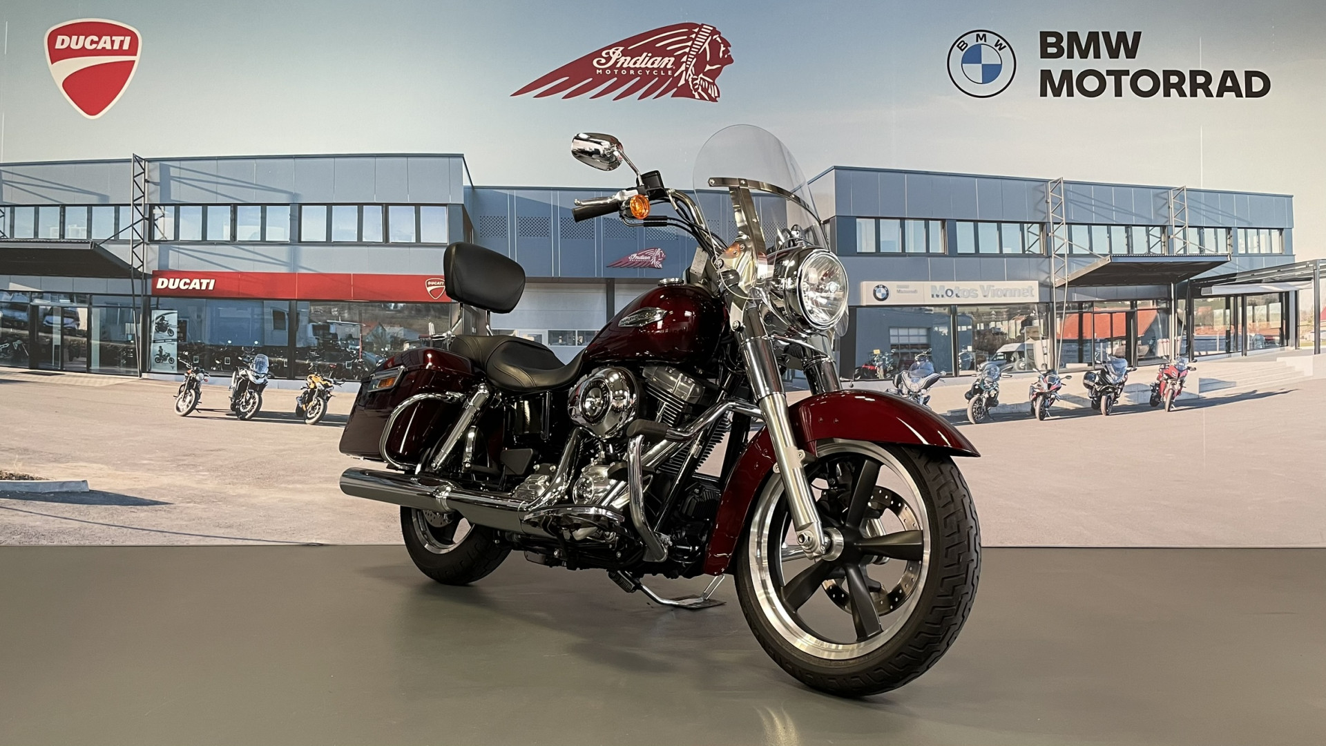 HARLEY-DAVIDSON FLD 1690 Dyna Switchback