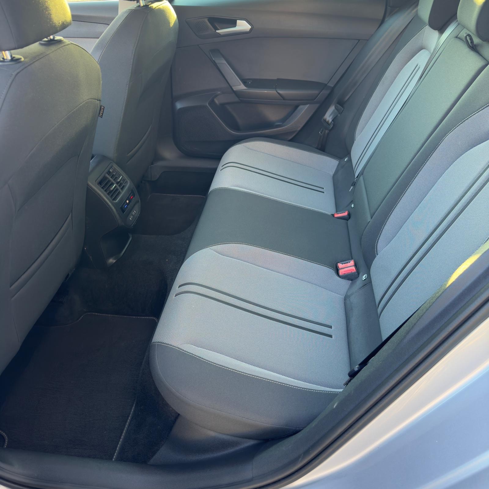 SEAT 2.0 TDI EVO DSG Style *CH FAHRZEUG*-image-11