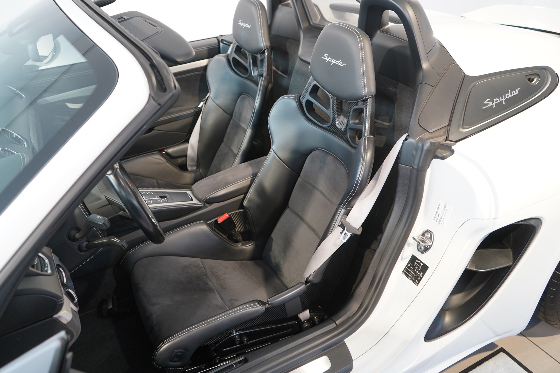 PORSCHE 718 Boxster Spyder / CH-Fahrzeug-image-4