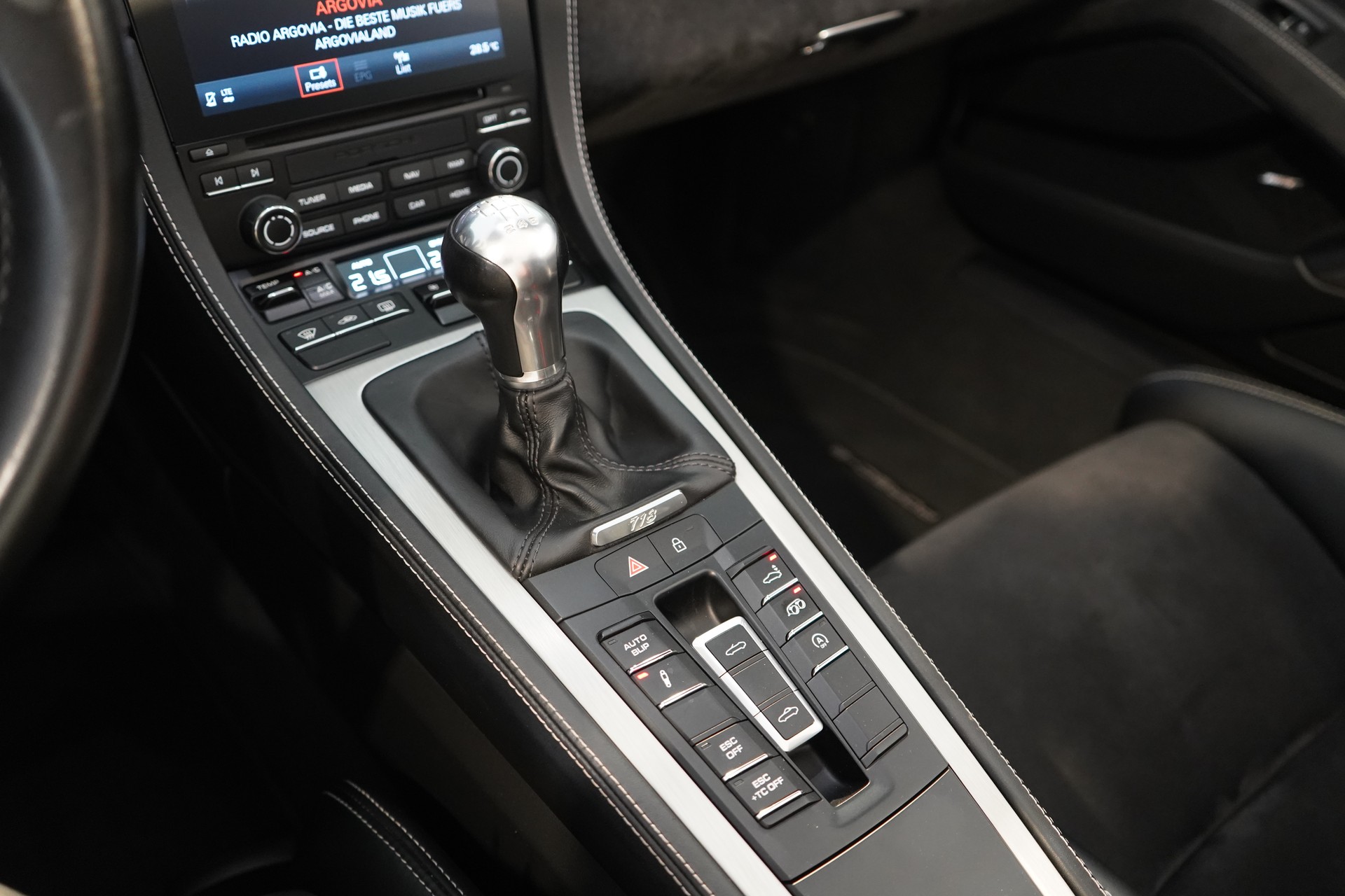 PORSCHE 718 Boxster Spyder / CH-Fahrzeug-image-11