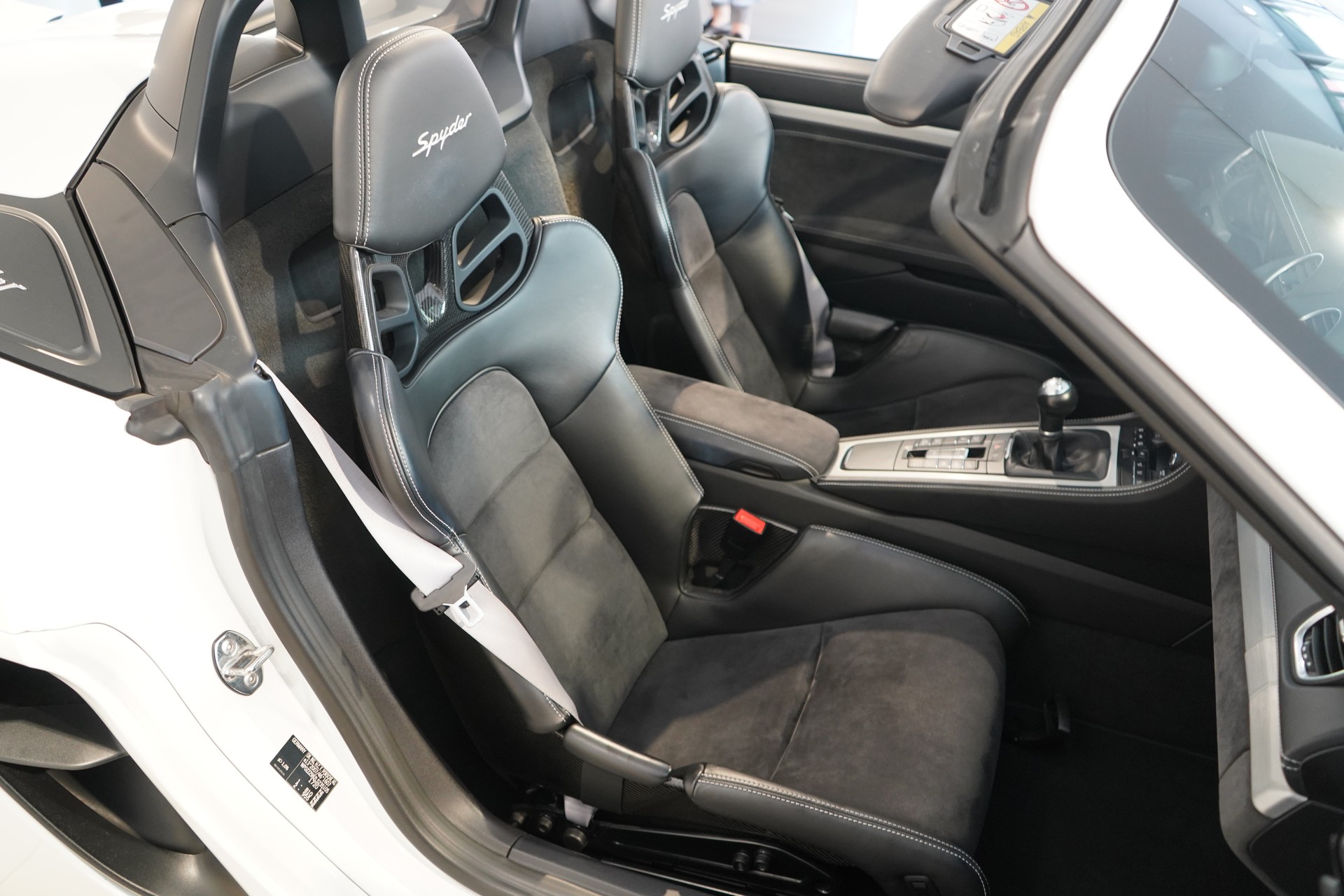 PORSCHE 718 Boxster Spyder / CH-Fahrzeug-image-5