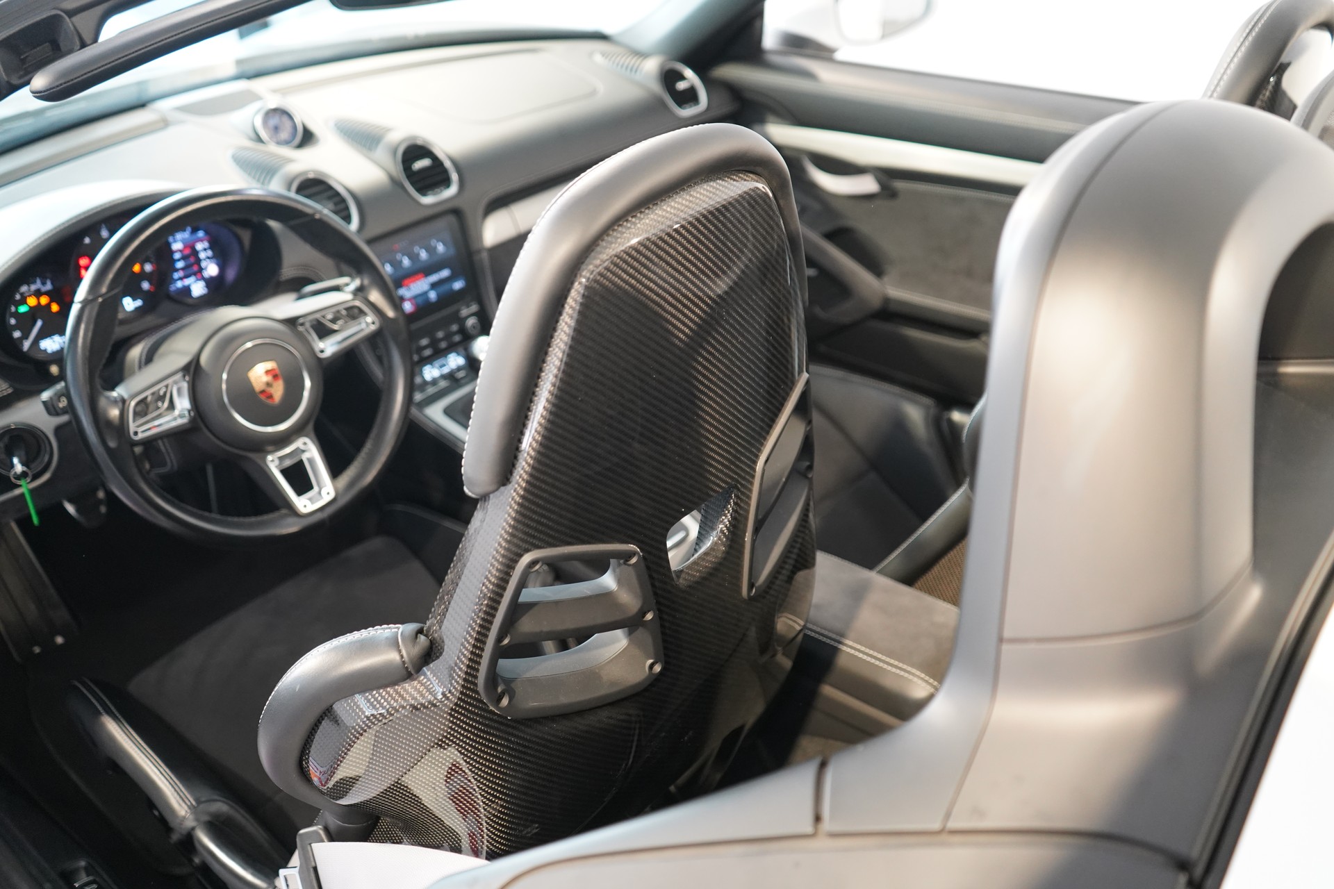 PORSCHE 718 Boxster Spyder / CH-Fahrzeug-image-13