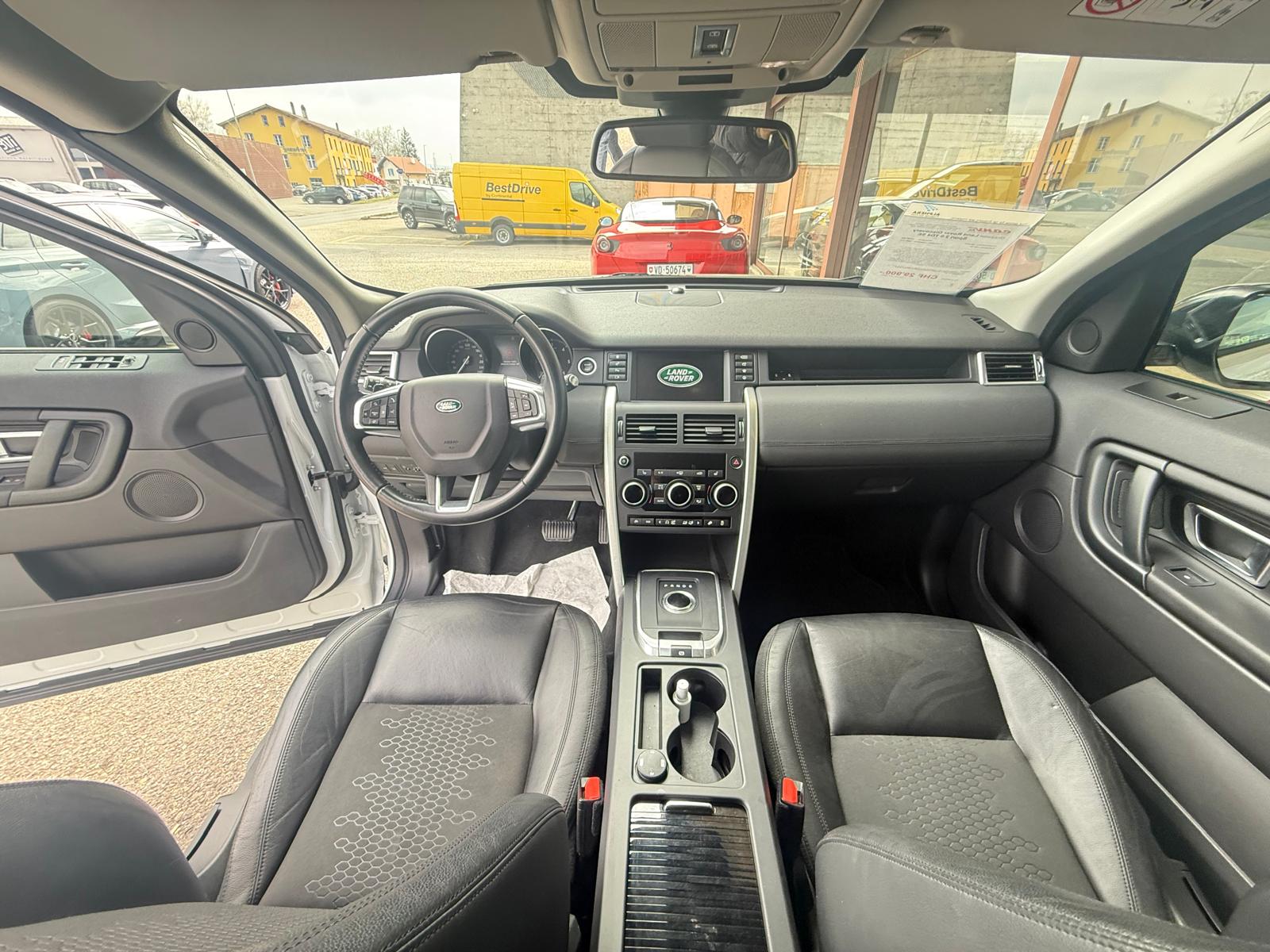 LAND ROVER Discovery Sport 2.0 TD4 SE AT9-image-6