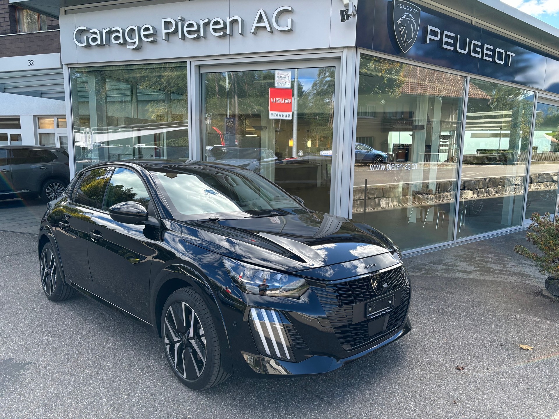 PEUGEOT 208 1.2 GT 136 Hybrid-image-0