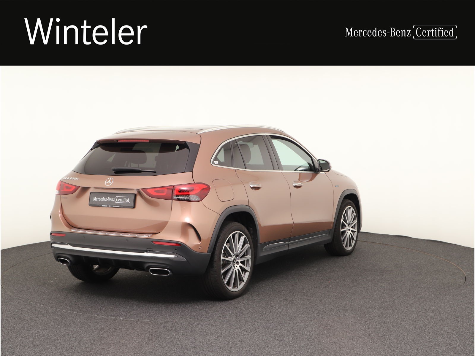 MERCEDES-BENZ GLA 250e AMG Line 8G-DCT-image-4
