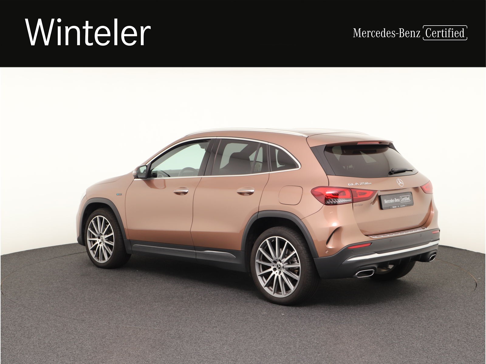 MERCEDES-BENZ GLA 250e AMG Line 8G-DCT-image-2