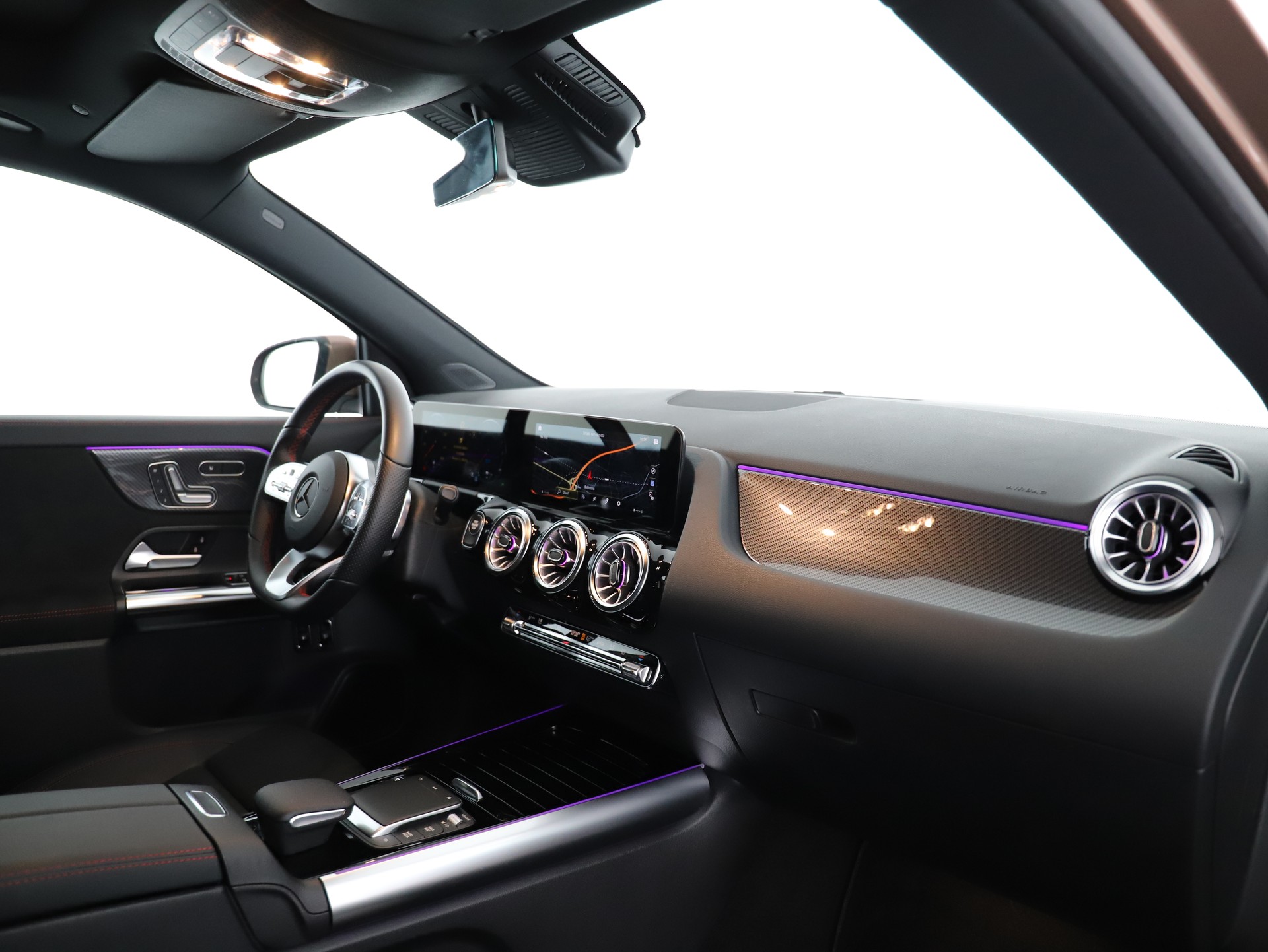 MERCEDES-BENZ GLA 250e AMG Line 8G-DCT-image-10