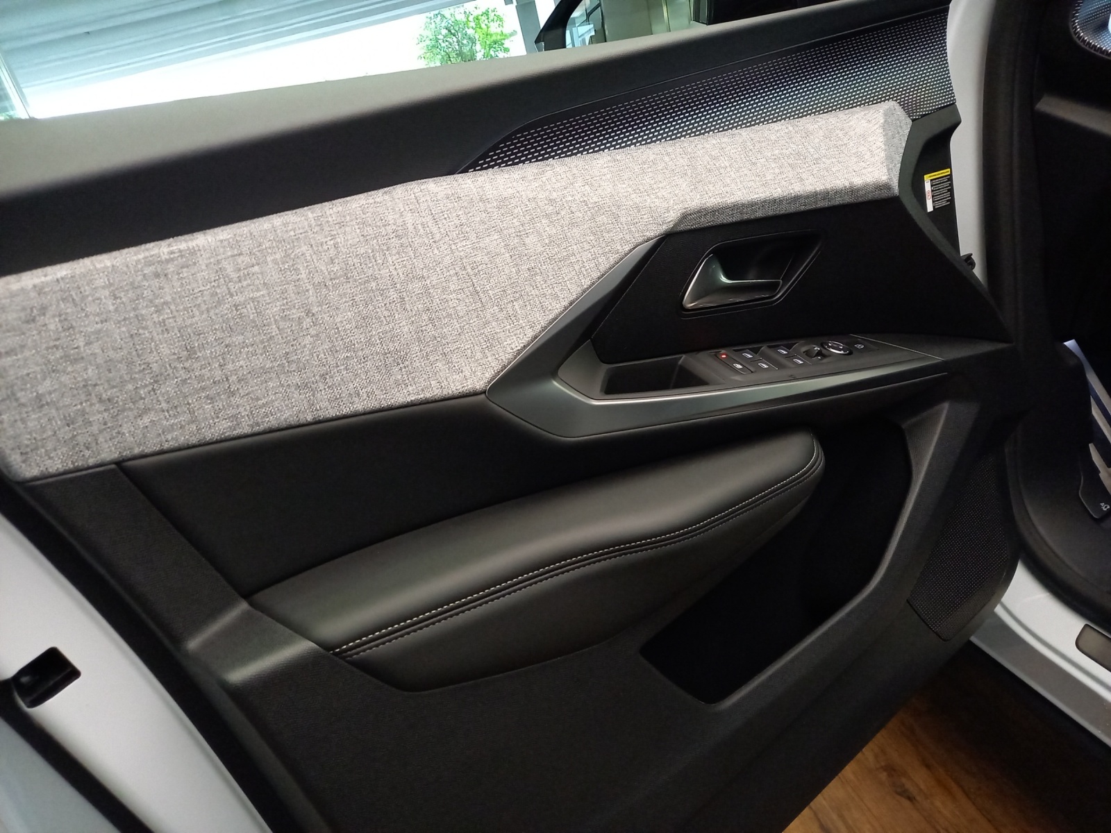 PEUGEOT 3008 e-GT 73kWh-image-11