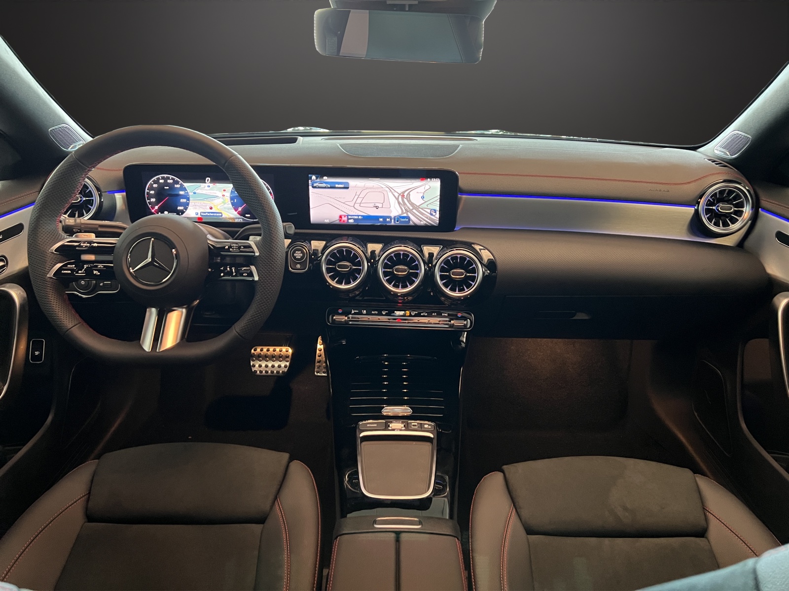 MERCEDES-BENZ CLA 200 7G-DCT-image-9