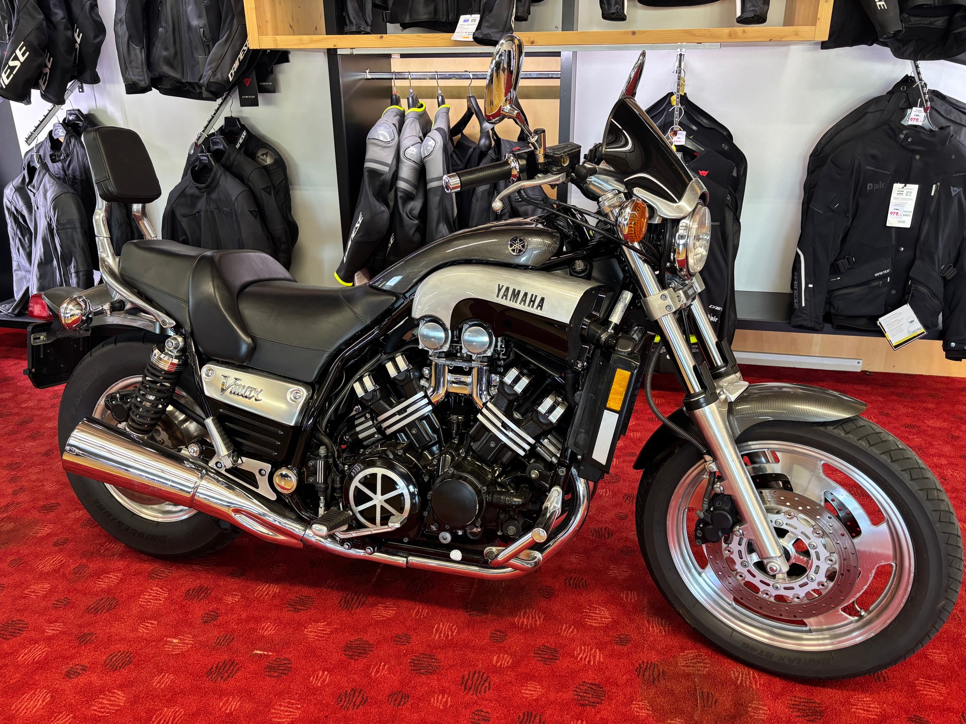 YAMAHA V-Max VMX 1200 Final Edition