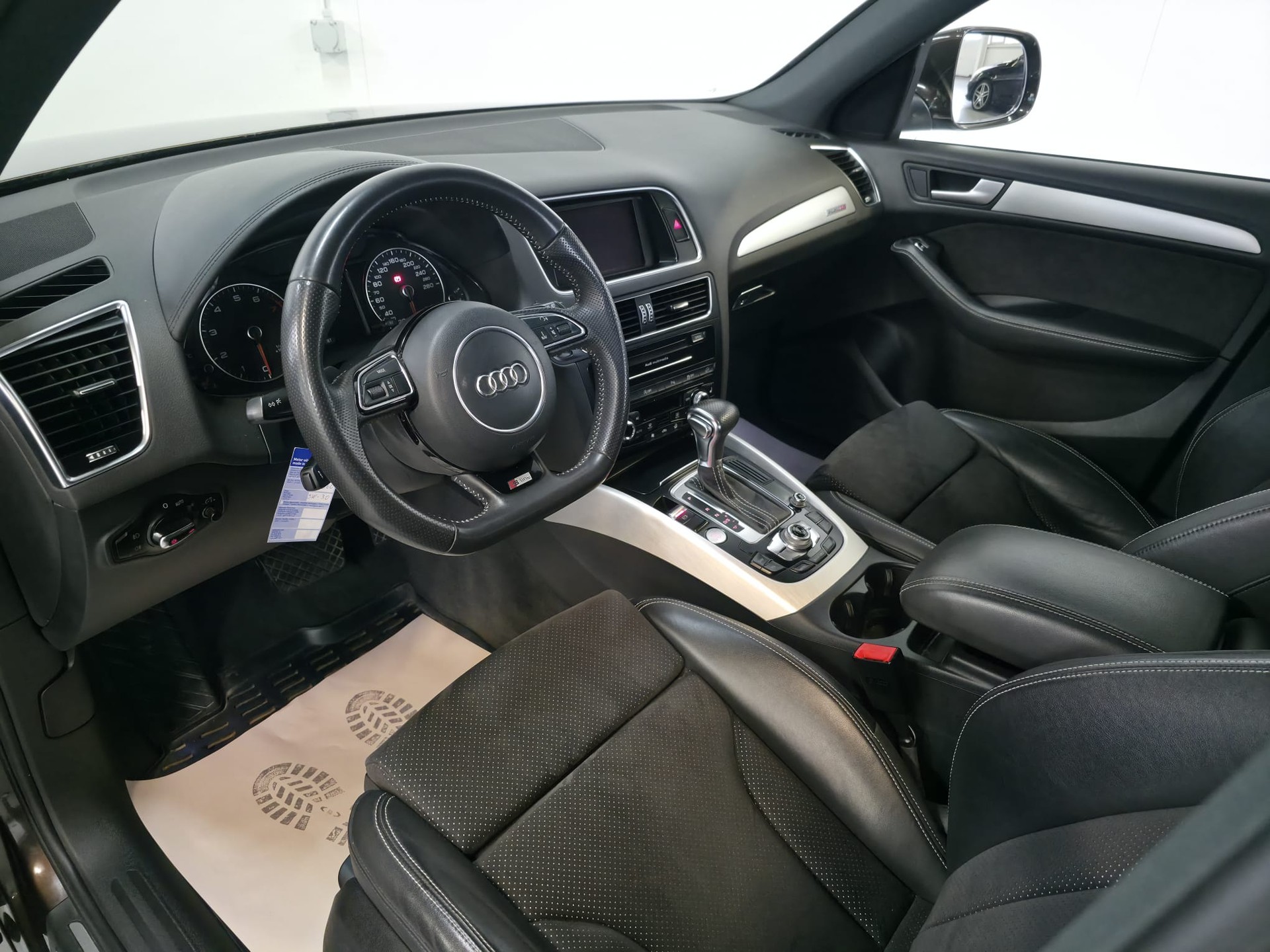 AUDI Q5 2.0 TFSI quattro tiptronic-image-17