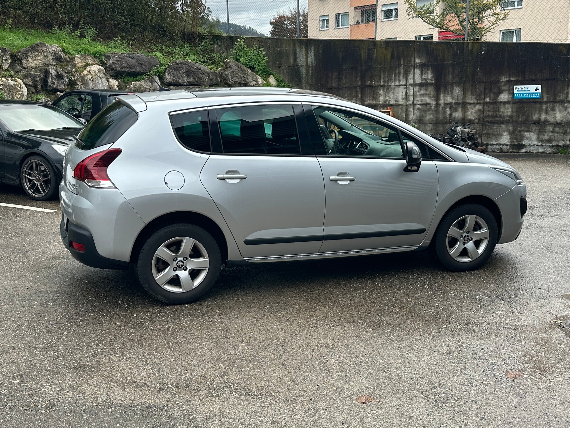PEUGEOT 3008 2.0 Blue HDI Allure-image-5