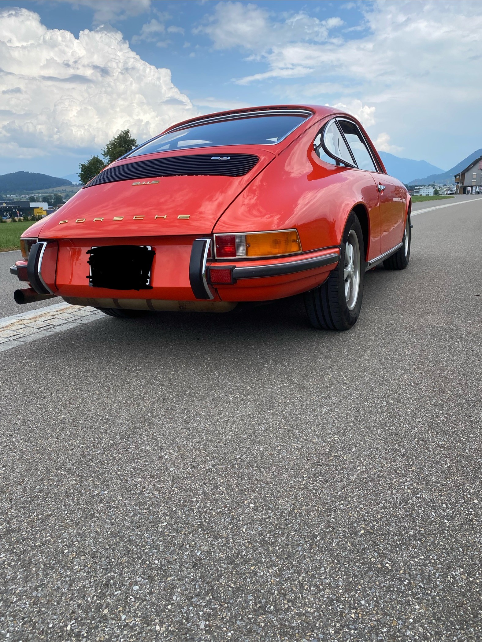 PORSCHE 911 E-image-0