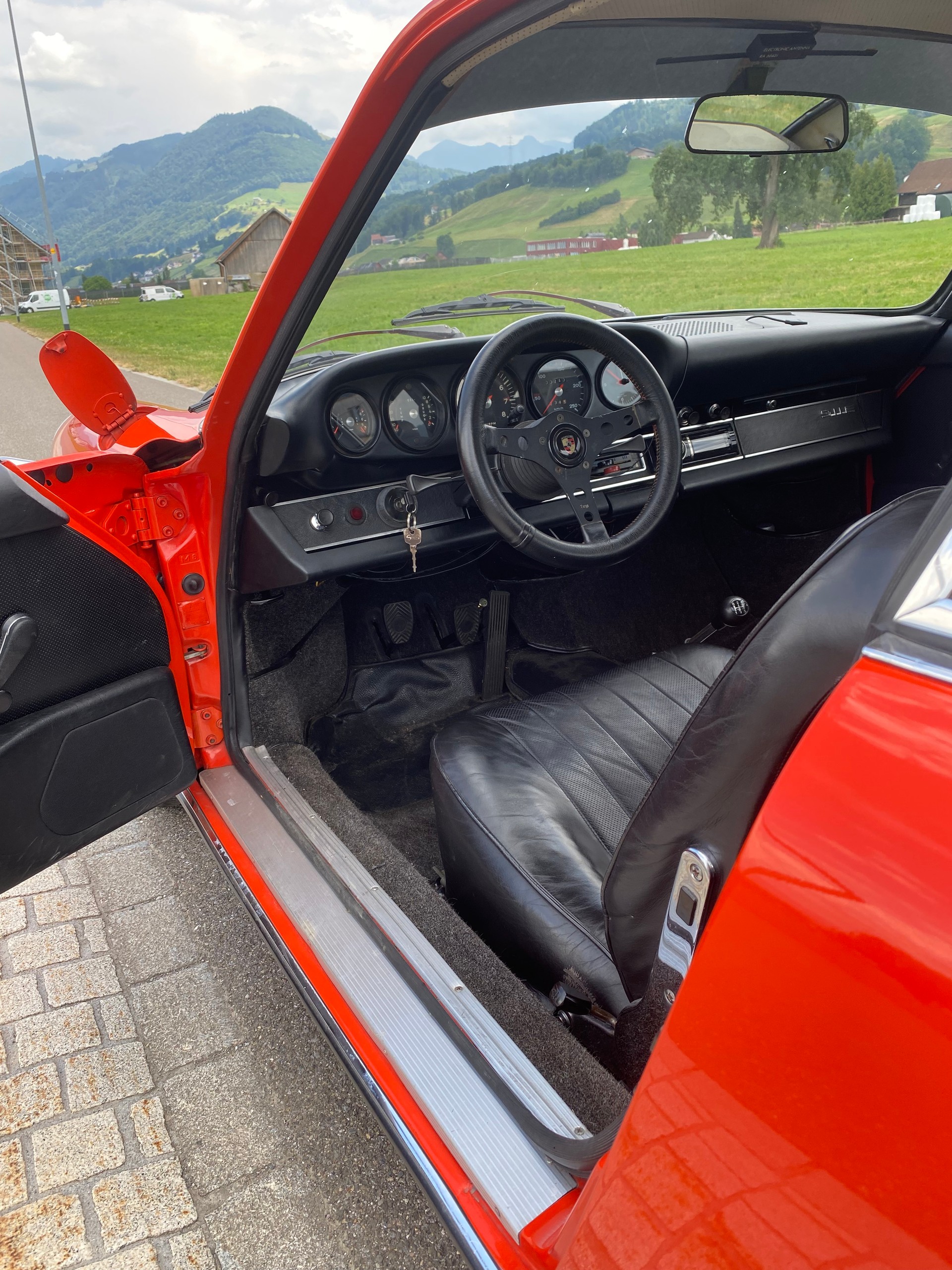 PORSCHE 911 E-image-2