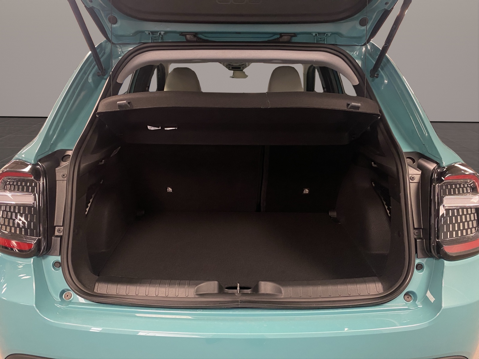 FIAT 600 1.2 Hybrid 136 Swis-image-4