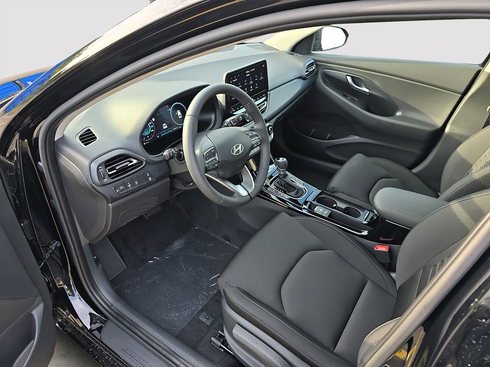 HYUNDAI i30 Wagon 1.5 T-GDi Amplia 48V MH DCT-image-4