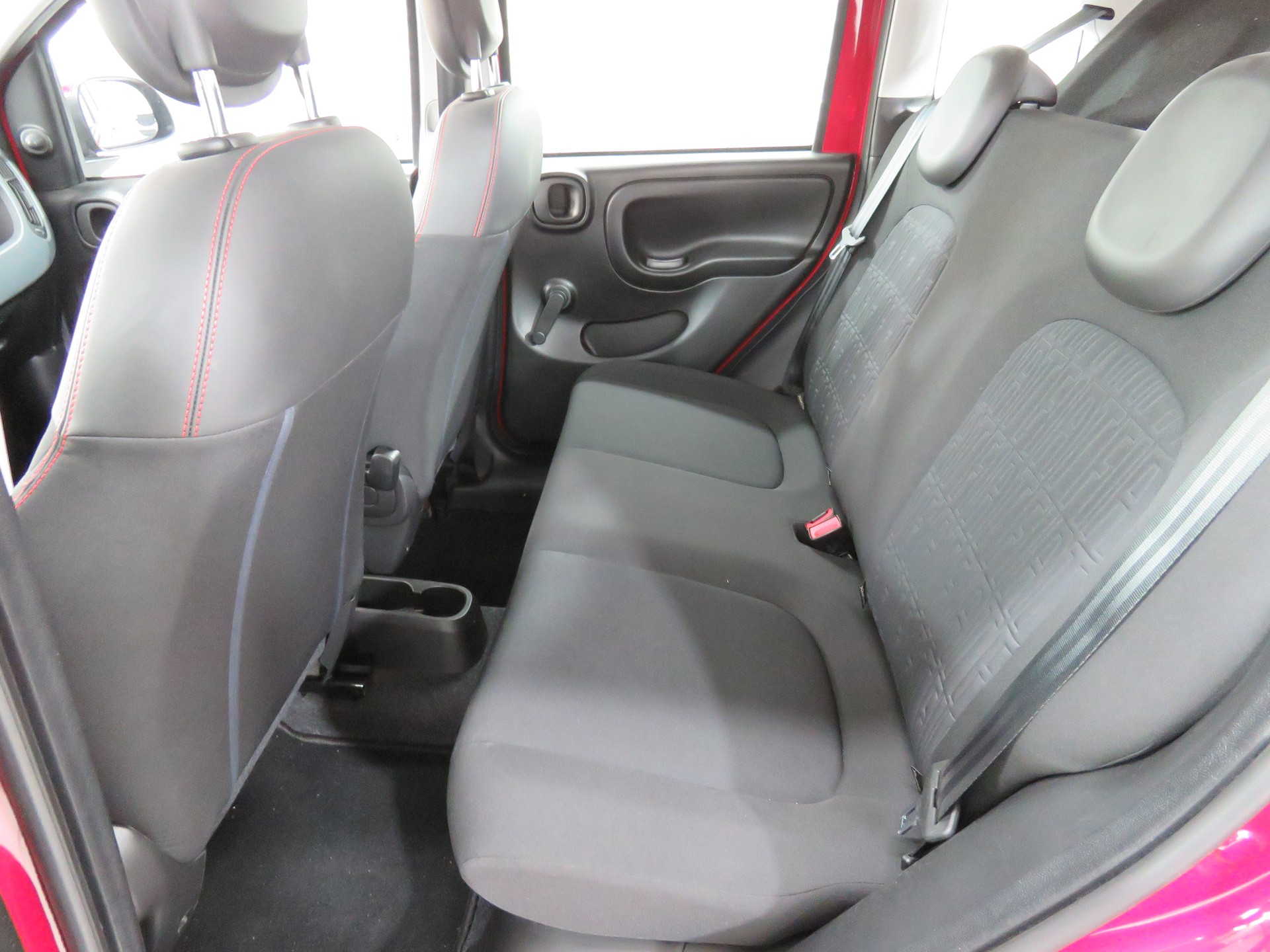 FIAT Panda 1.0 MHEV RED-image-10