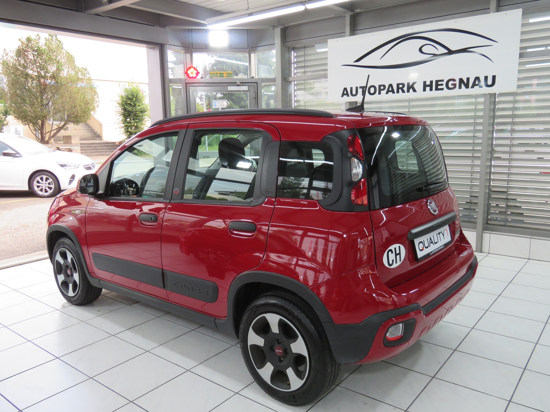 FIAT Panda 1.0 MHEV RED-image-5