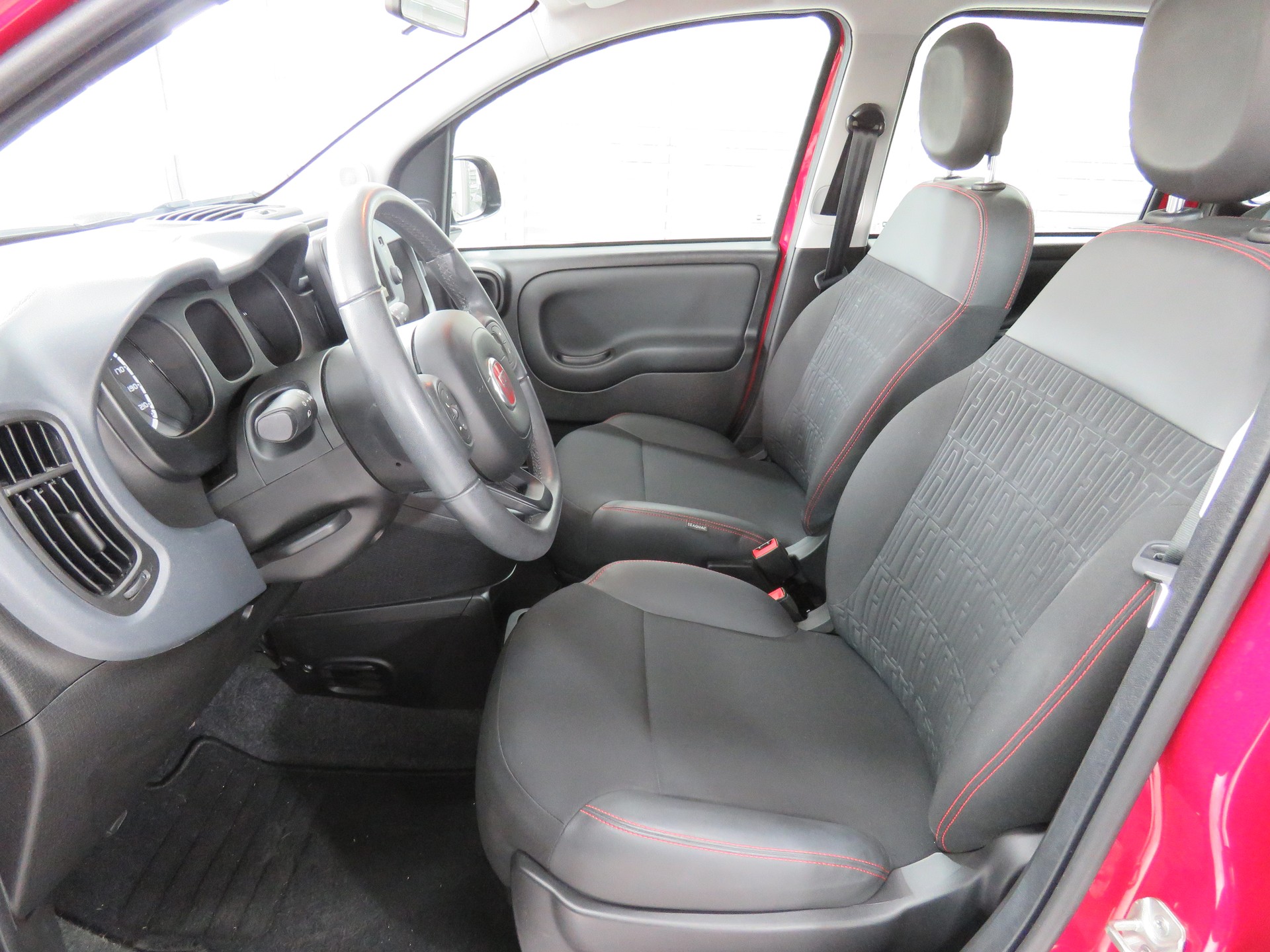 FIAT Panda 1.0 MHEV RED-image-7