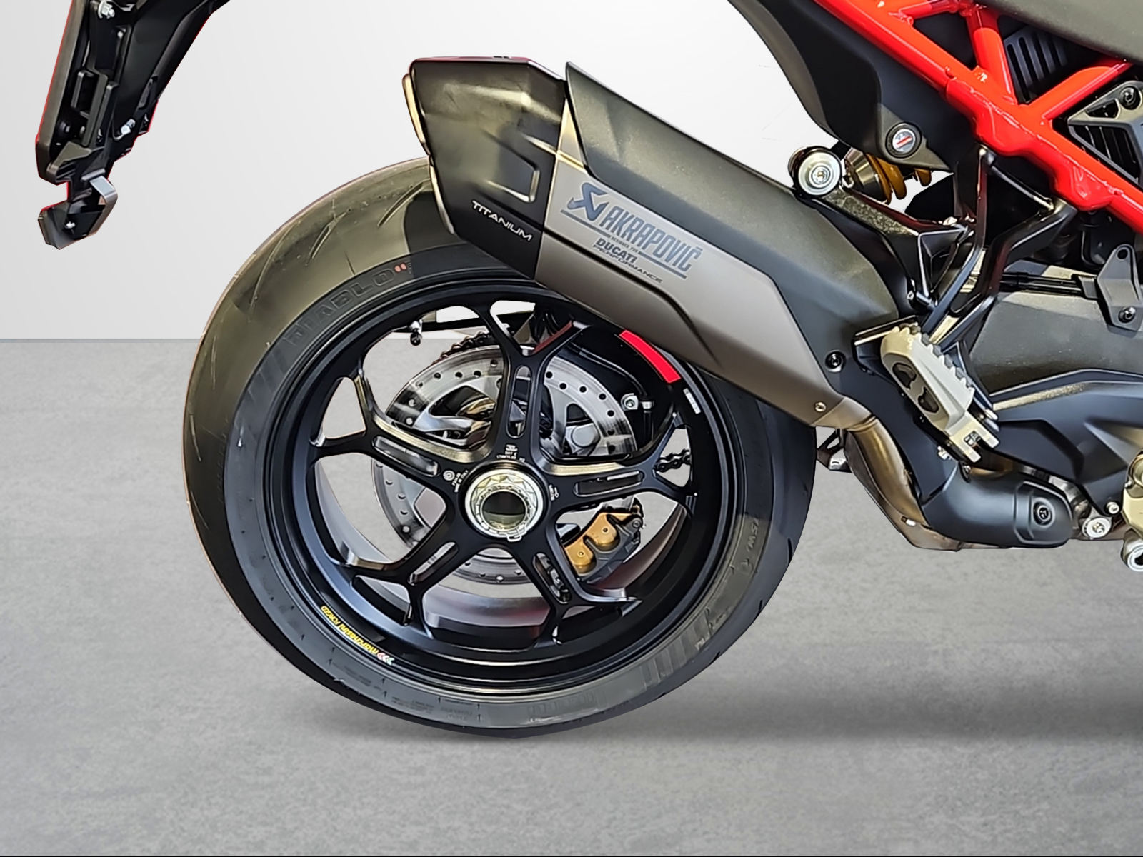 DUCATI MULTISTRADA V4 PIKES PEAK MY 2025-showroom-element-3