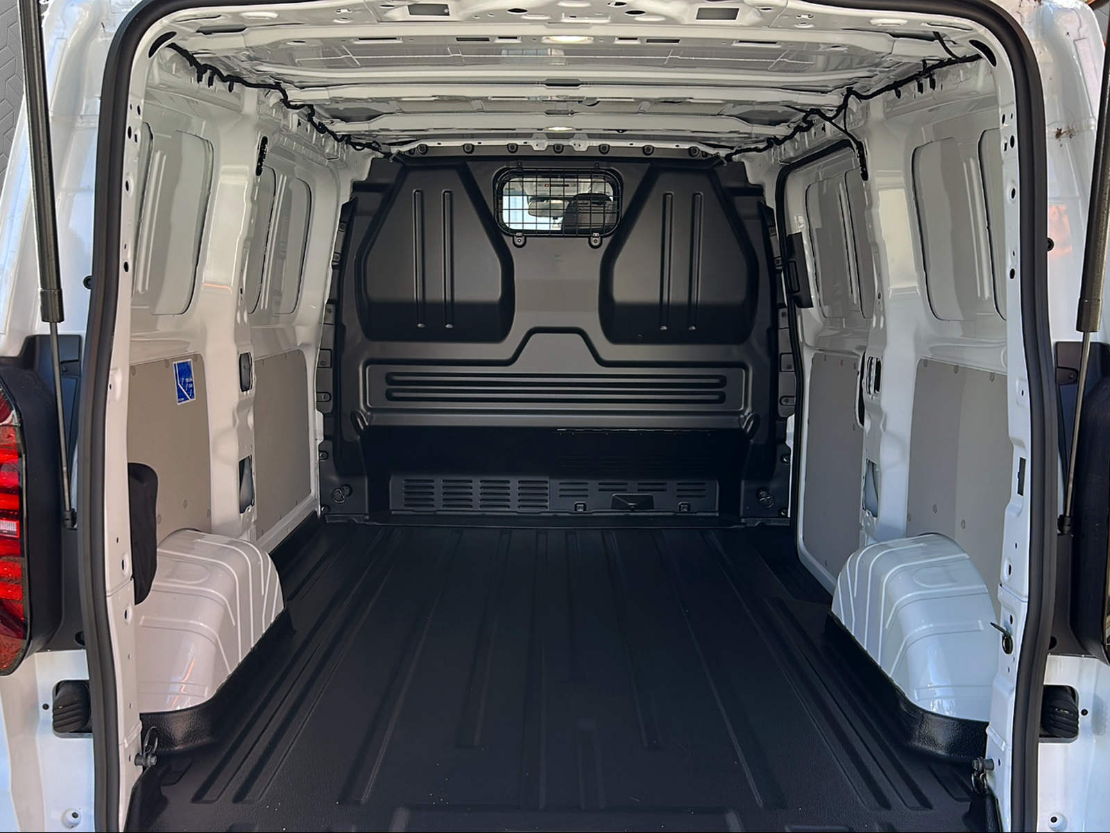 VW e-Transporter 70 kWh-image-9
