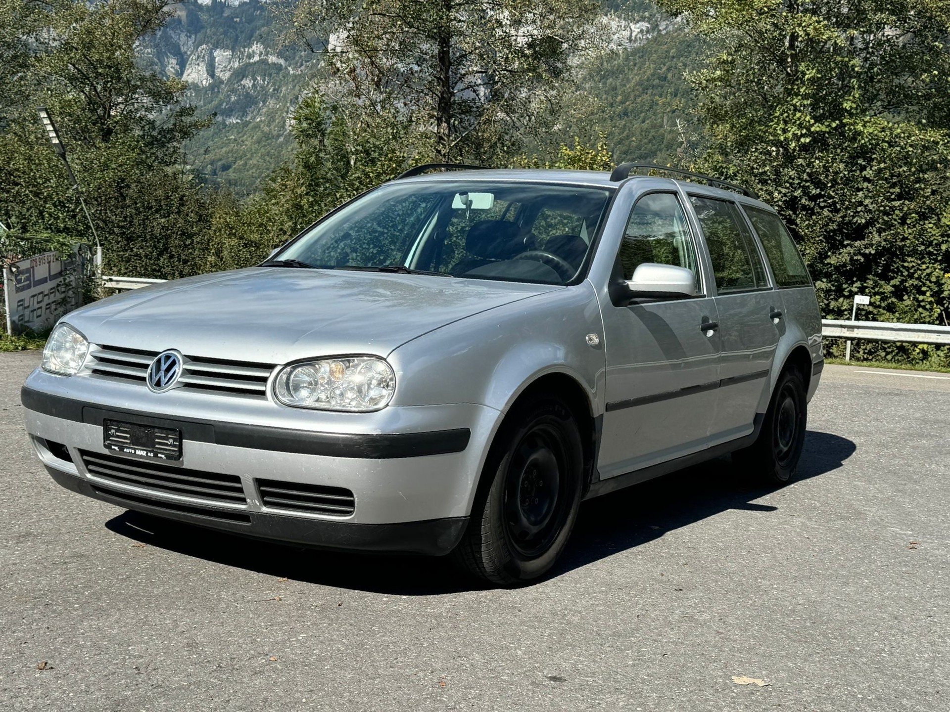 VW Golf Variant 2.0 Comfortline 4Motion-image-9