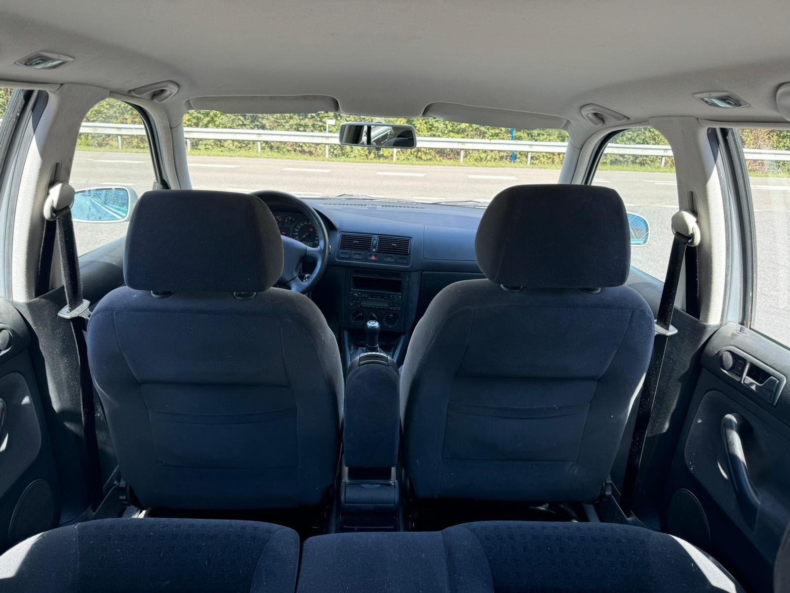 VW Golf Variant 2.0 Comfortline 4Motion-image-14