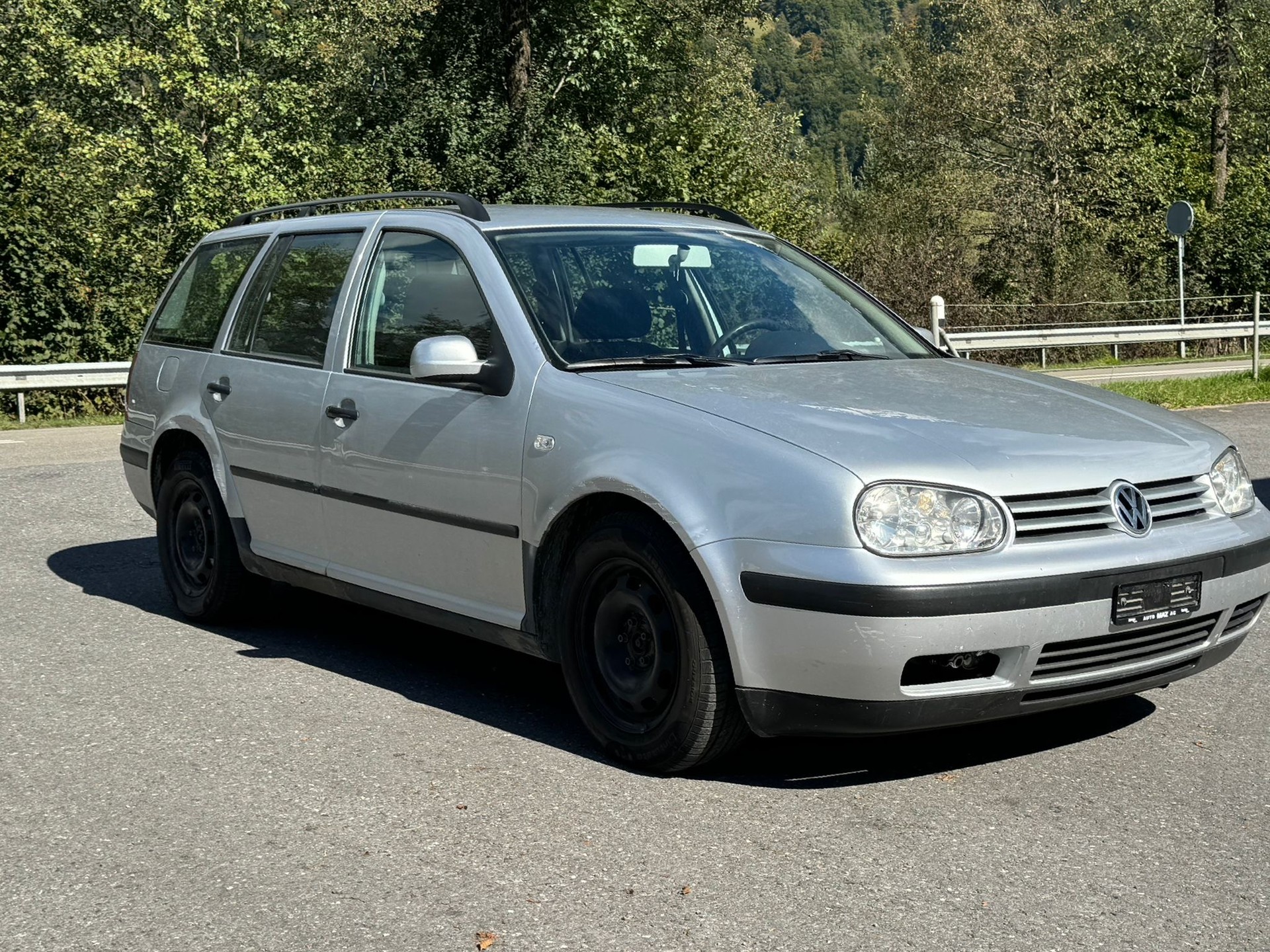 VW Golf Variant 2.0 Comfortline 4Motion-image-0