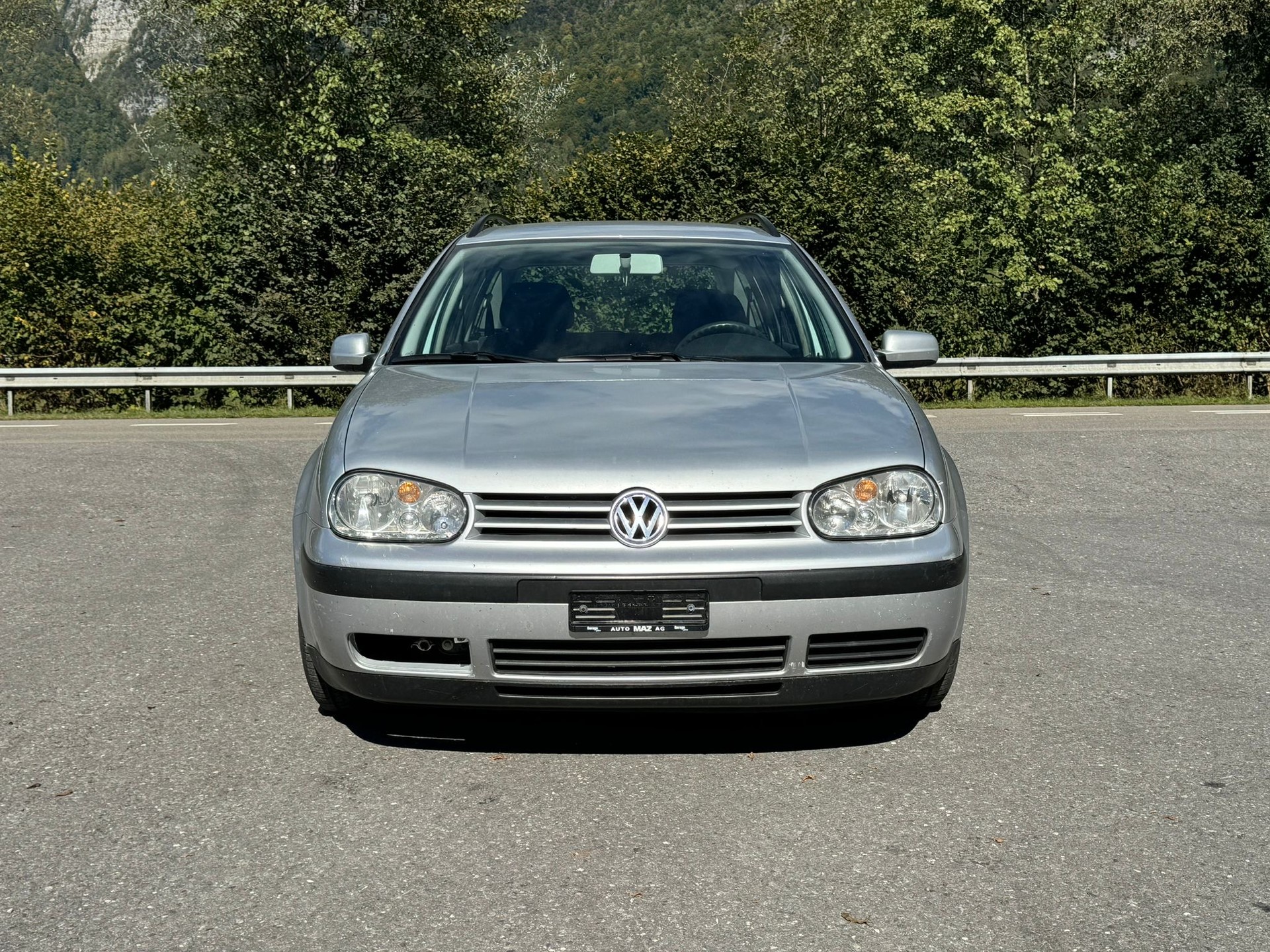 VW Golf Variant 2.0 Comfortline 4Motion-image-1