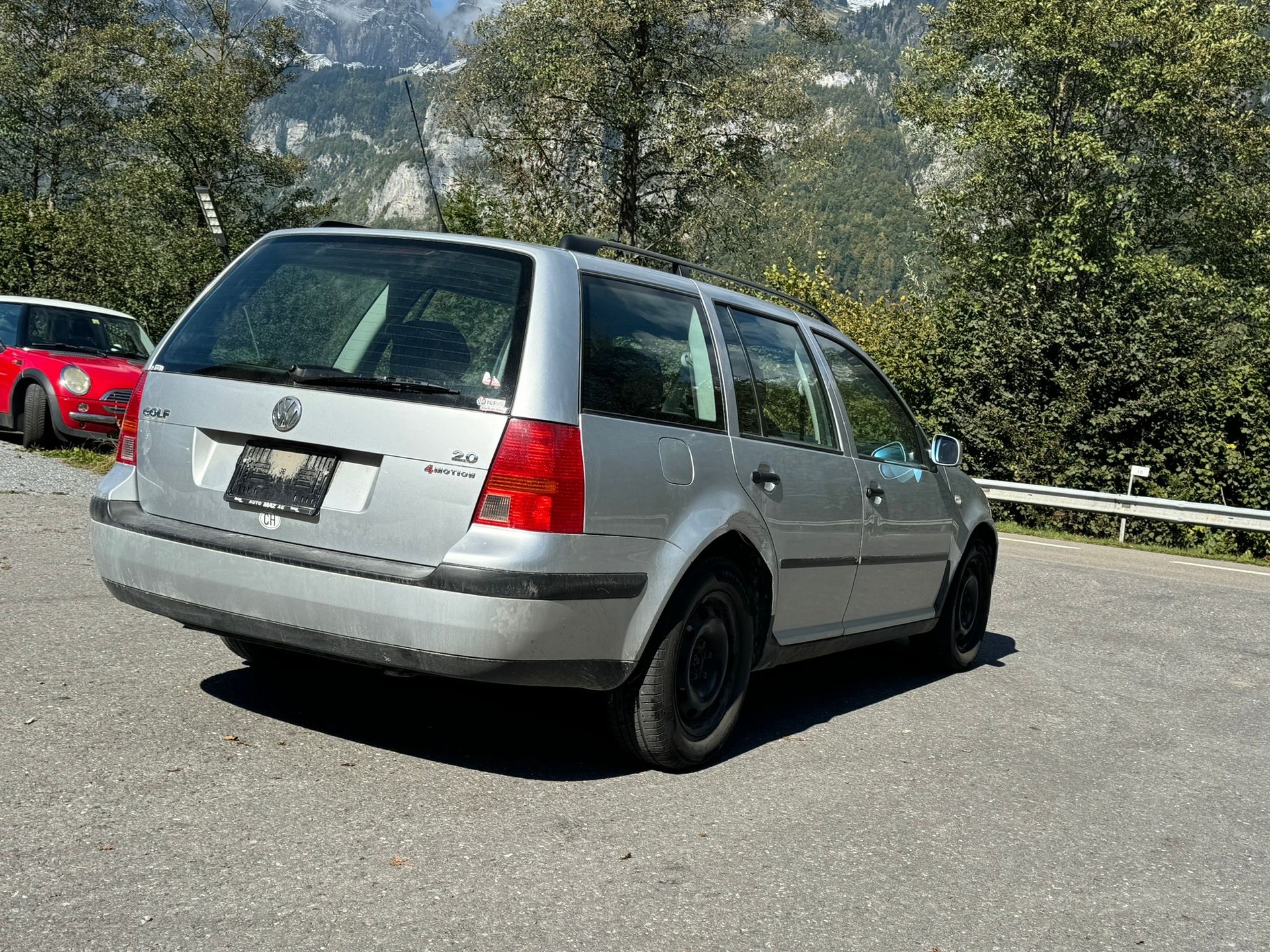 VW Golf Variant 2.0 Comfortline 4Motion-image-3