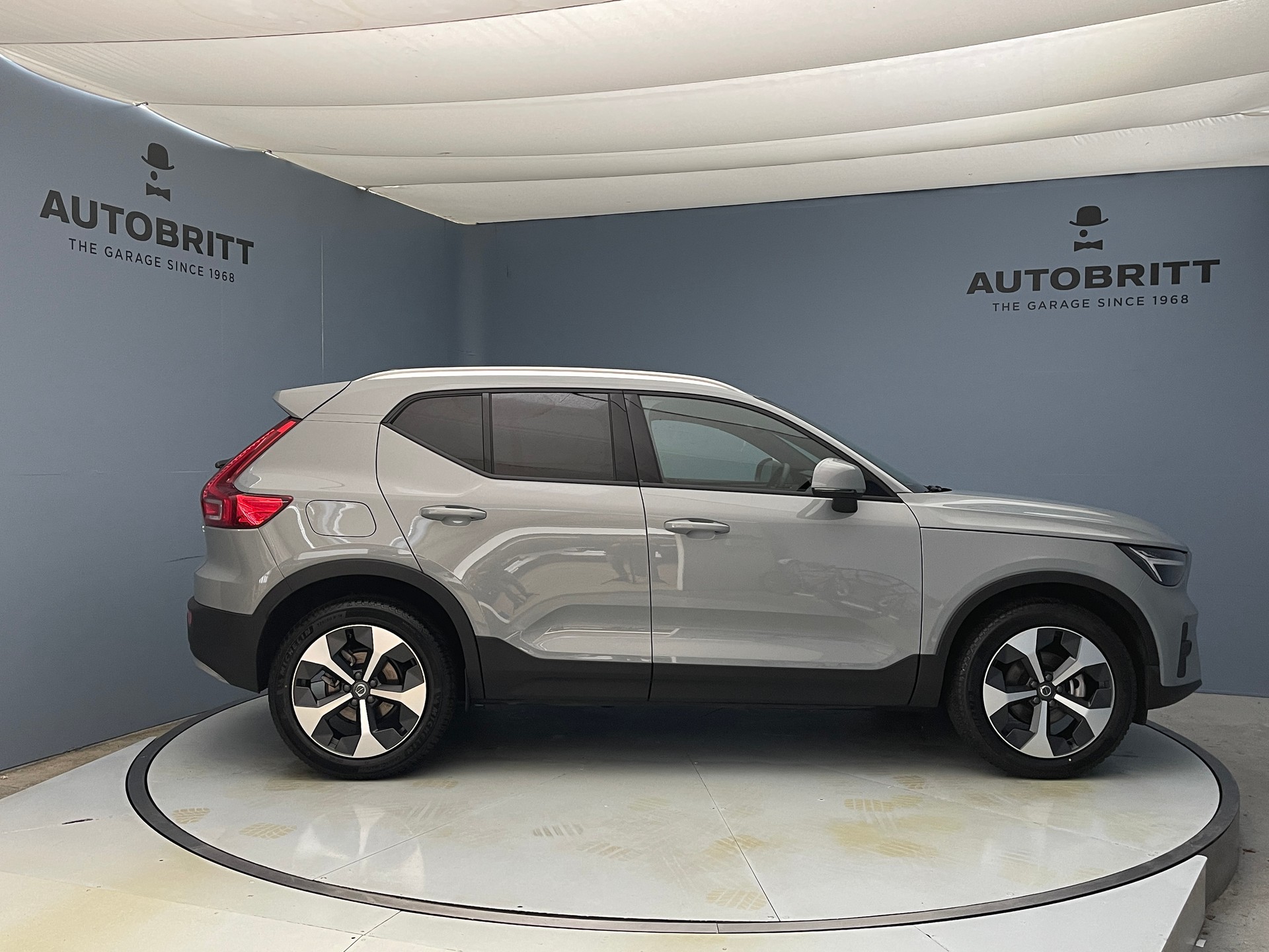 VOLVO XC40 1.5 T2 XCITE-image-2