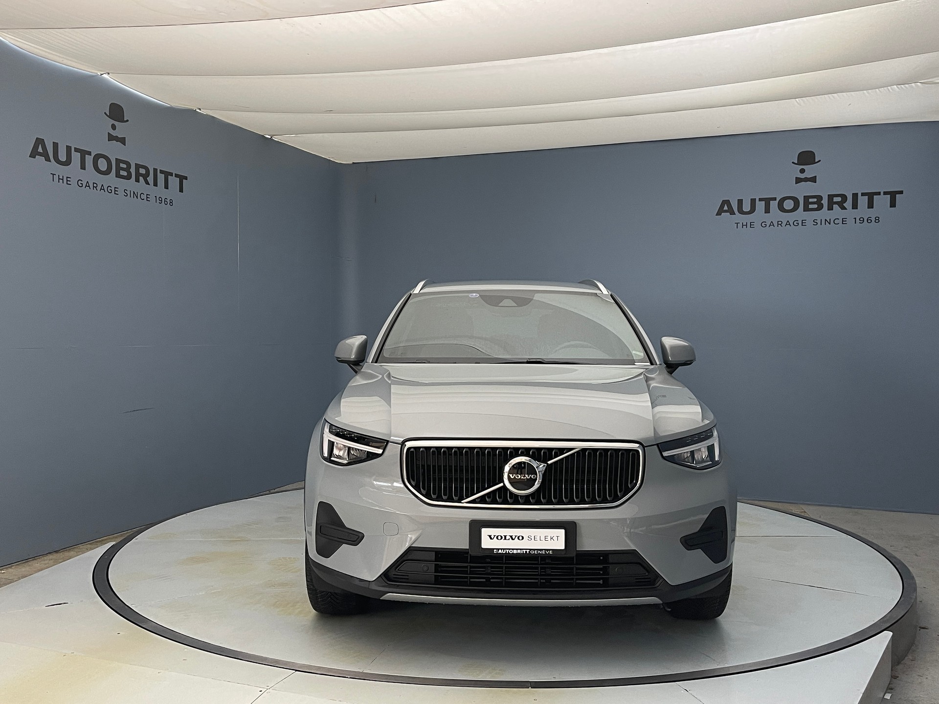 VOLVO XC40 1.5 T2 XCITE-image-3