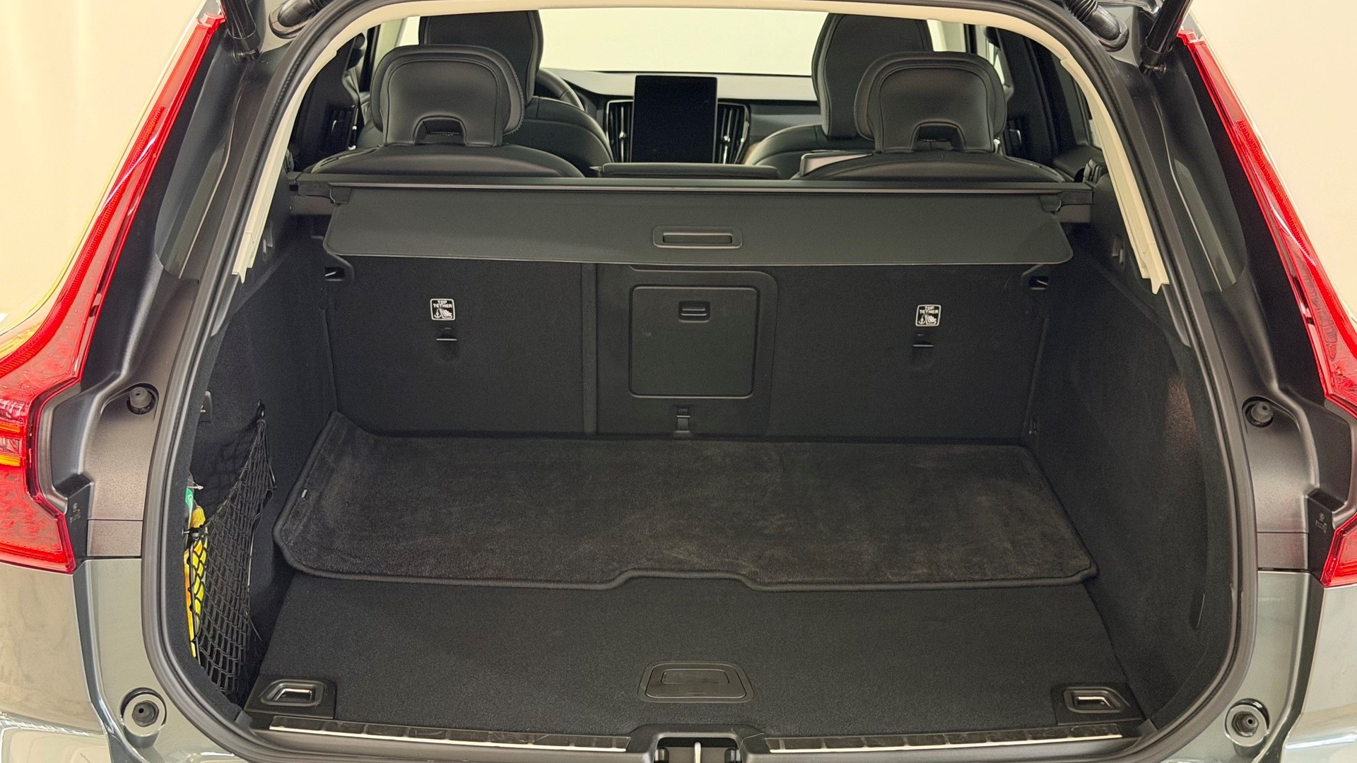 VOLVO XC60 2.0 T6 TE Ultra Dark eAWD-image-12