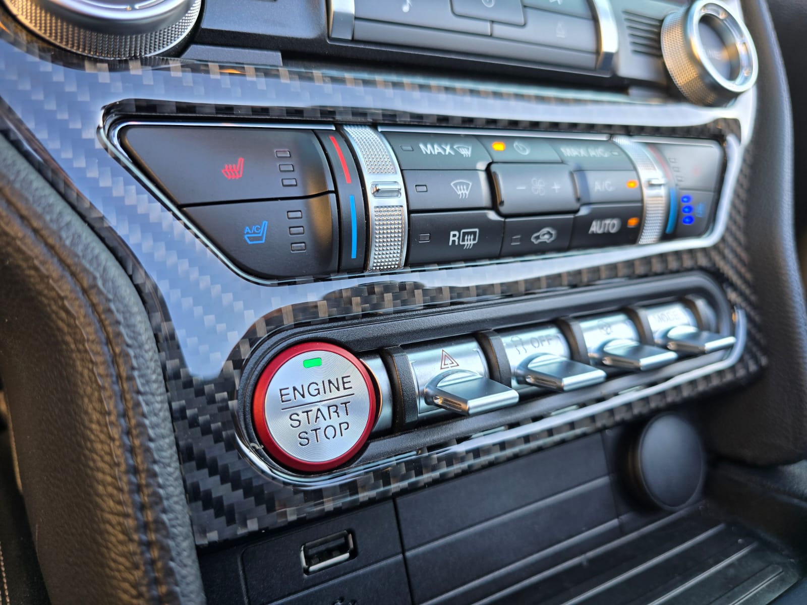FORD 5.0 V8 GT Special Carbon Edition-image-9
